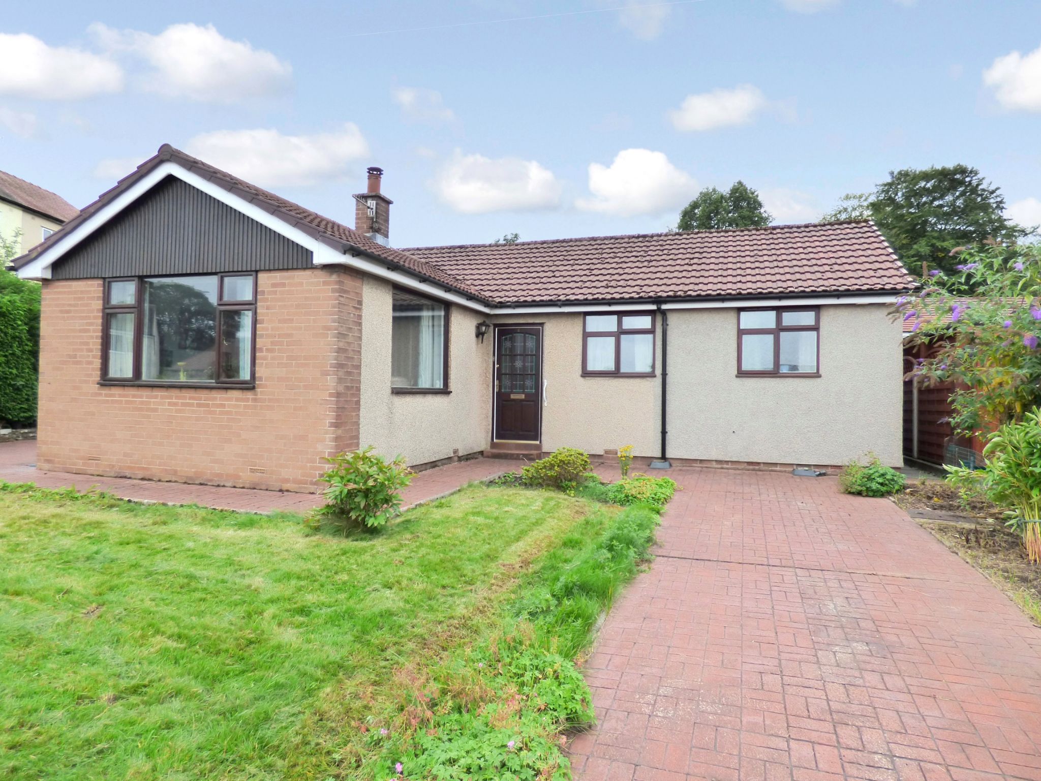 3 Bed Detached Bungalow For Sale - Photograph 1