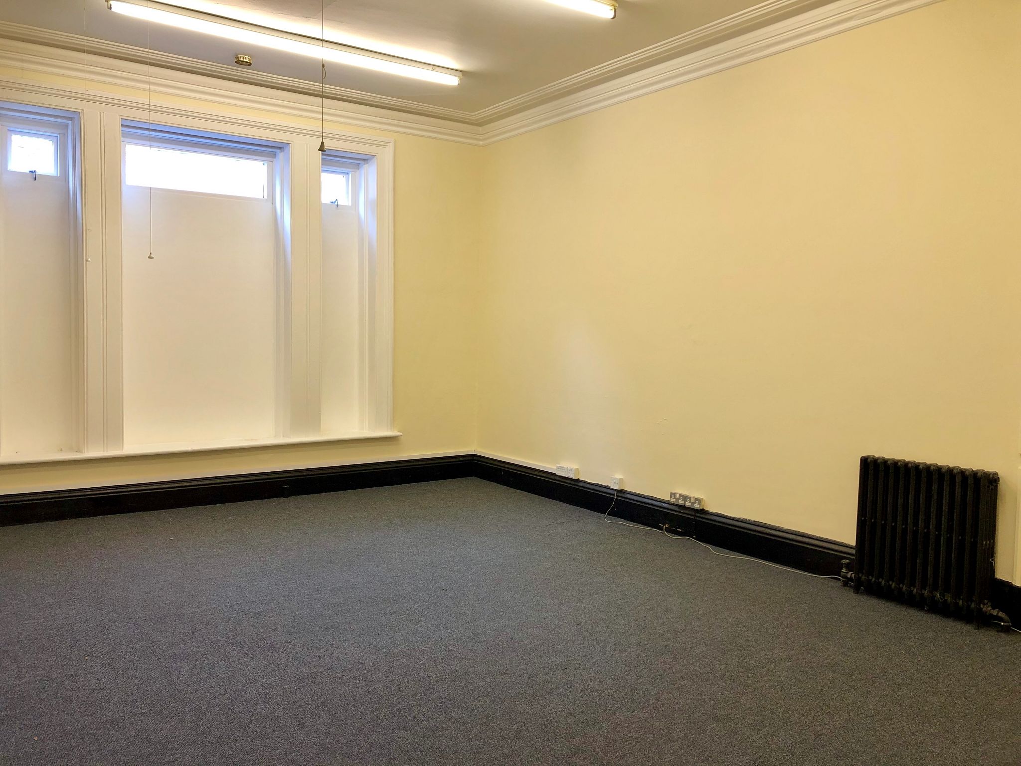 Office To Rent - Photograph 1