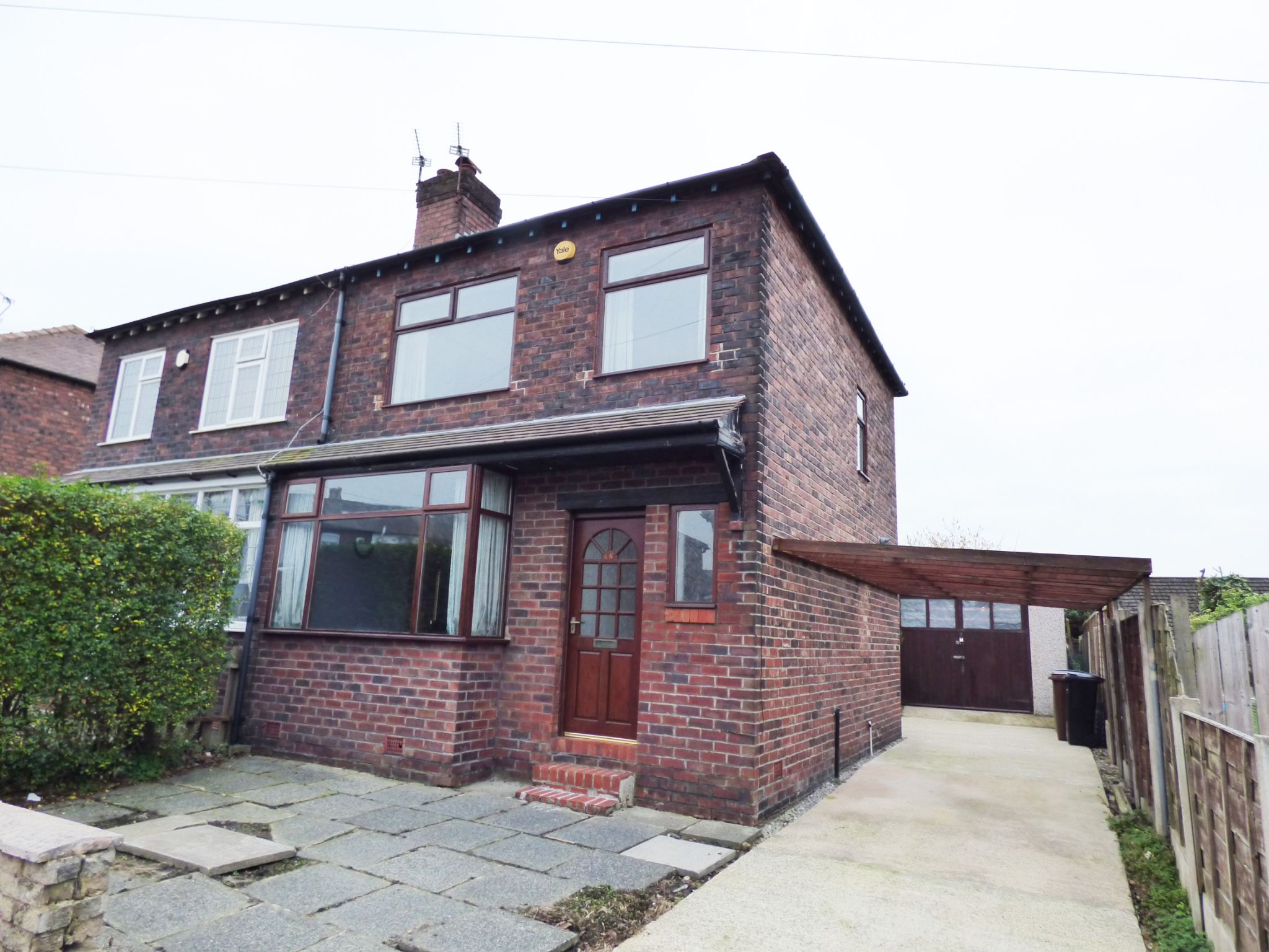 2 Bed Semi-detached House For Sale - Photograph 1