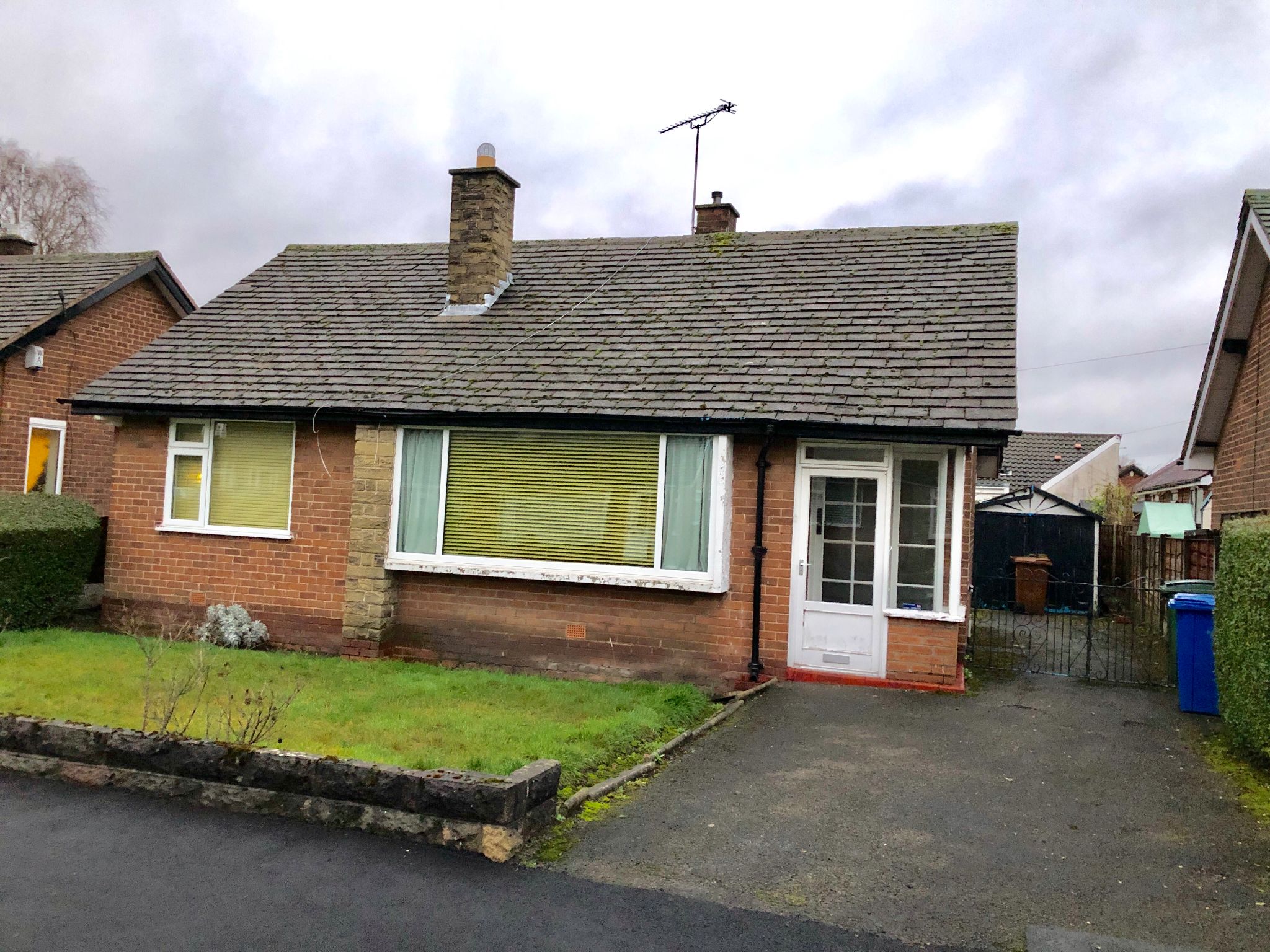 2 Bed Detached Bungalow For Sale - Photograph 1