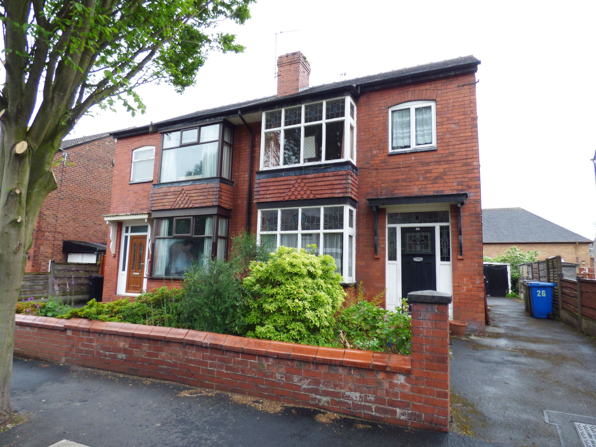 3 Bed Semi-detached House For Sale - Photograph 1