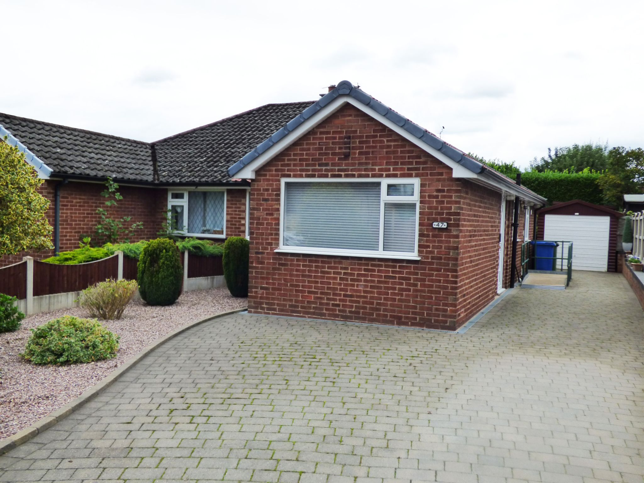 2 Bed Semi-detached Bungalow For Sale - Photograph 1
