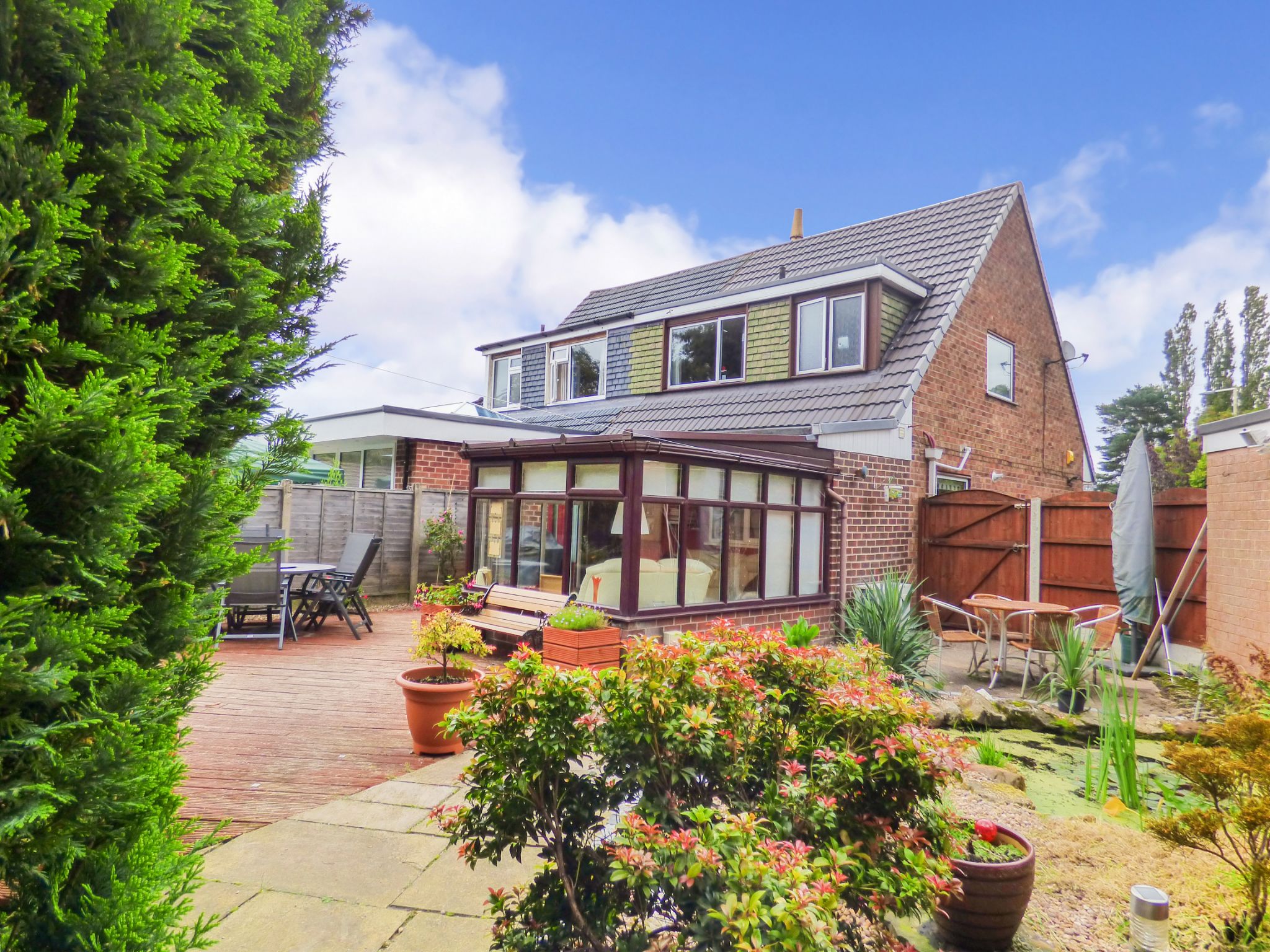 3 Bed Semi-detached House For Sale - Photograph 21