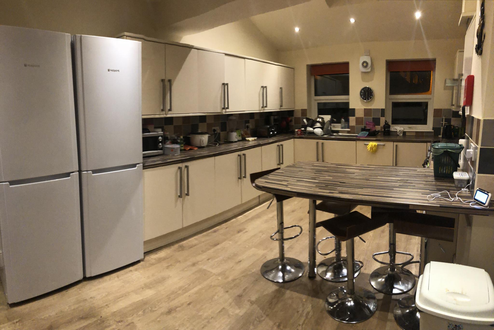 1 Bed Shared House To Rent - HMO open plan living