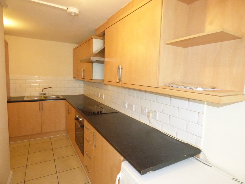 1 bedroom ground floor flat/apartment Let in Stockport - 3.