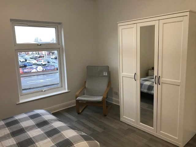 3 bedroom shared house To Let in Stockport - Photograph 6.