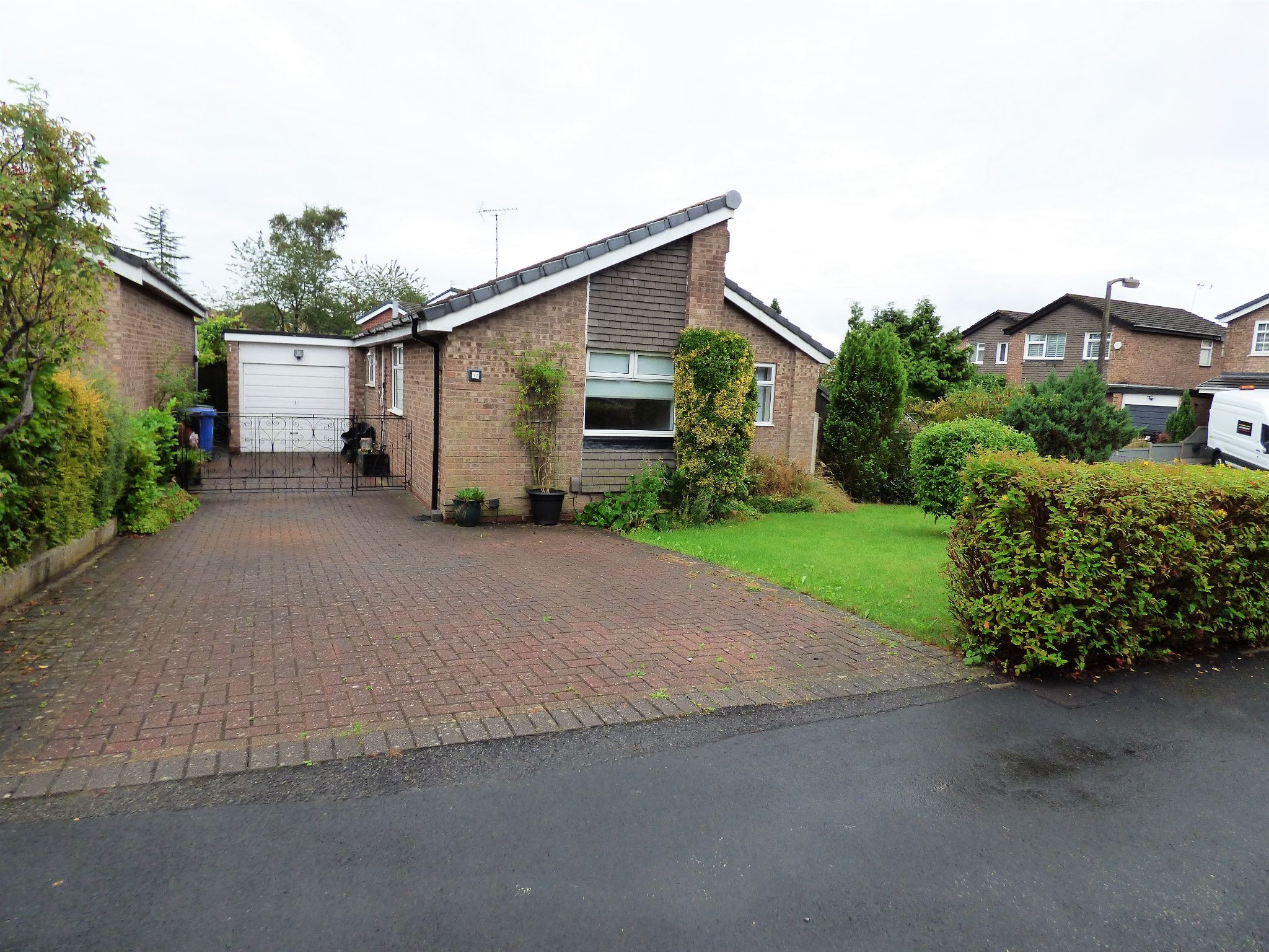 3 Bed Detached Bungalow For Sale - Photograph 1