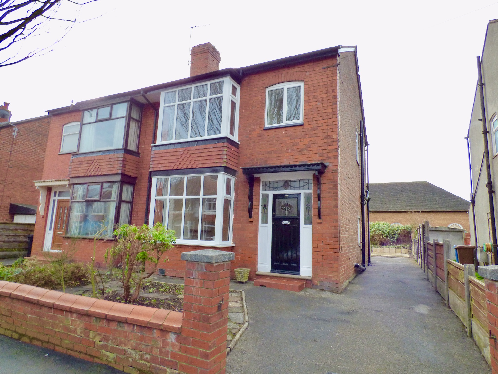 3 Bed Semi-detached House For Sale - Photograph 1