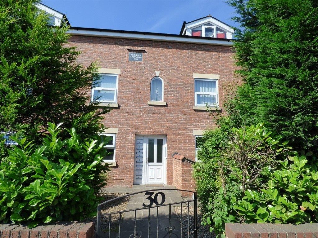 1 Bed Apartment Flat/apartment For Sale - Photograph 1