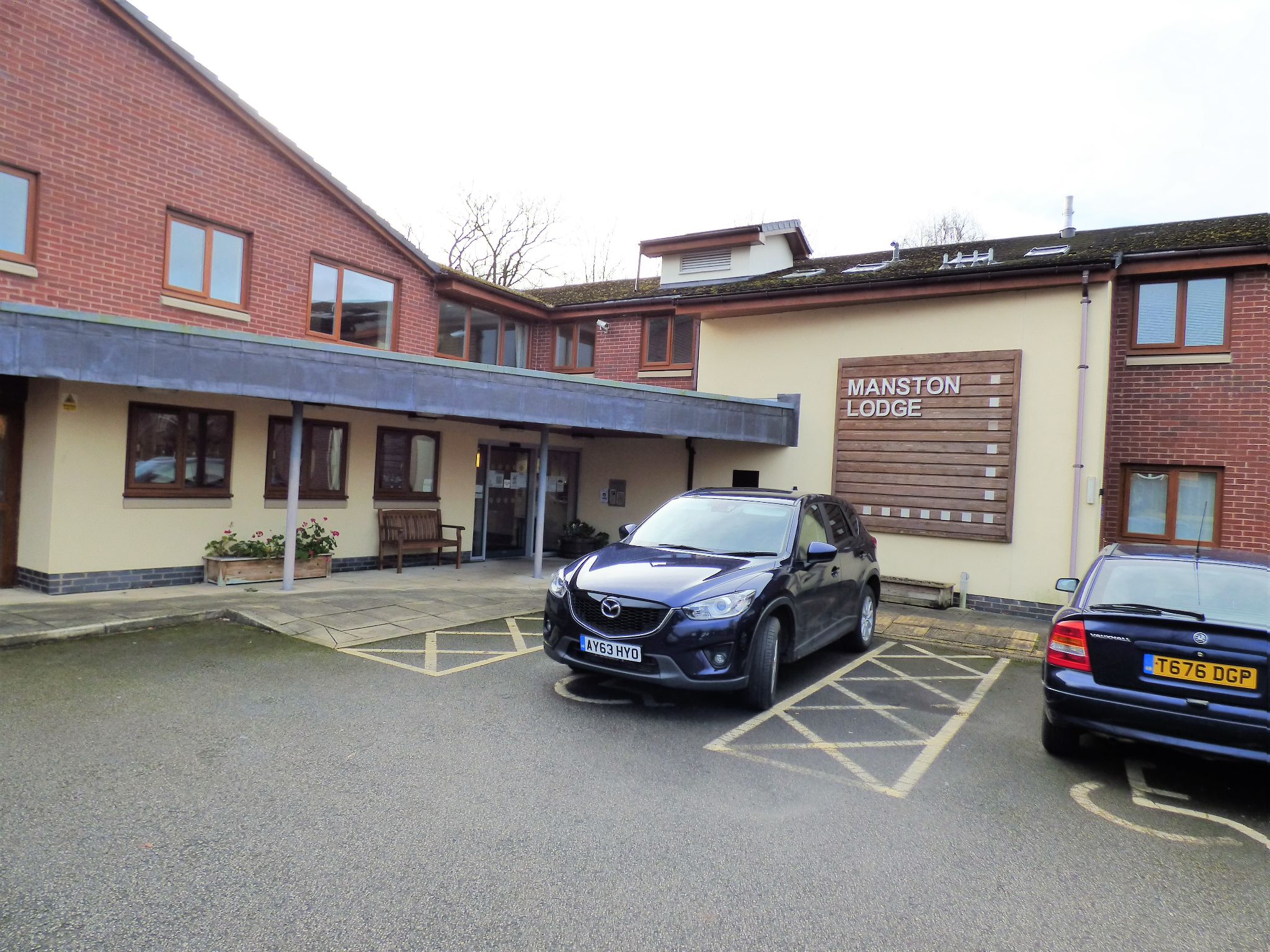 2 Bed Apartment Flat/apartment For Sale - Photograph 1