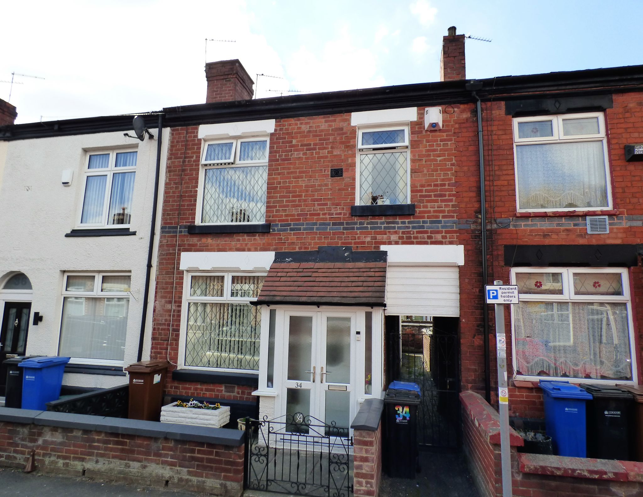 3 Bed Mid Terraced House For Sale - Photograph 1