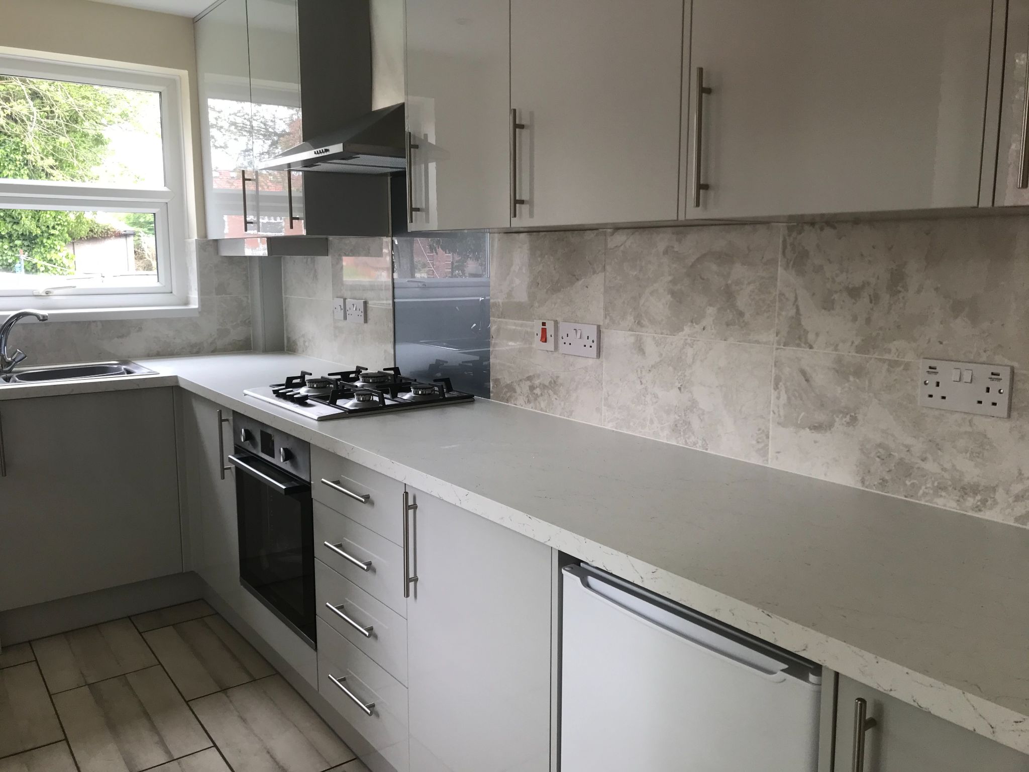 2 bedroom end terraced house To Let in Stockport - Property photograph.