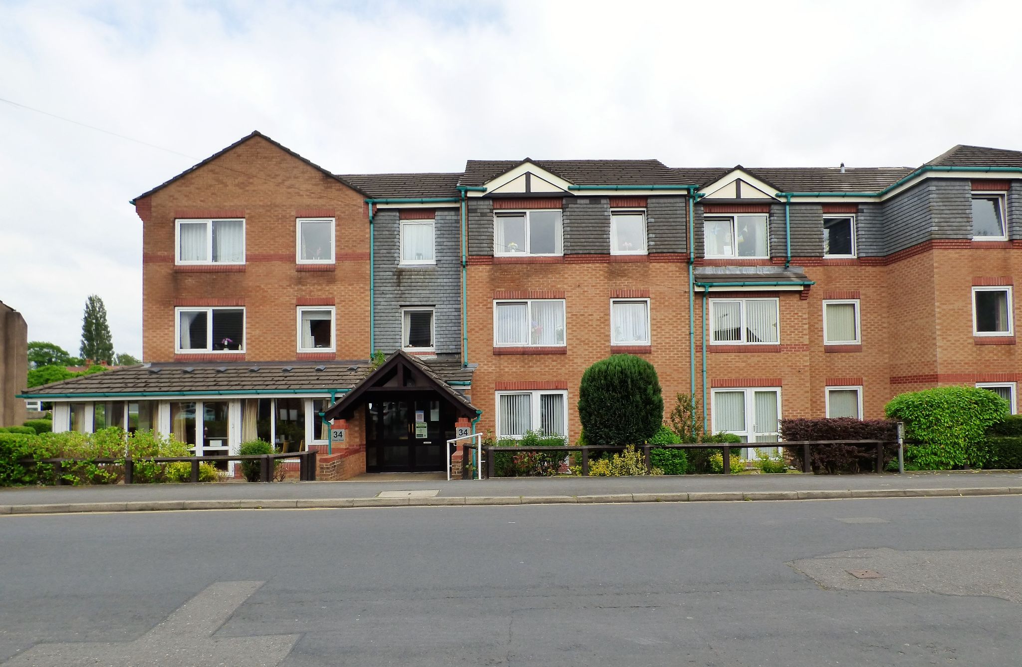 1 Bed Apartment Flat/apartment For Sale - Photograph 1