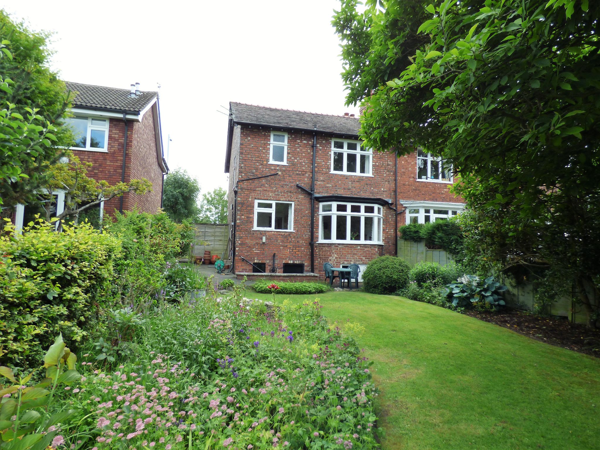 3 Bedroom Semidetached House For Sale in 128 Chester Road, Stockport, SK7