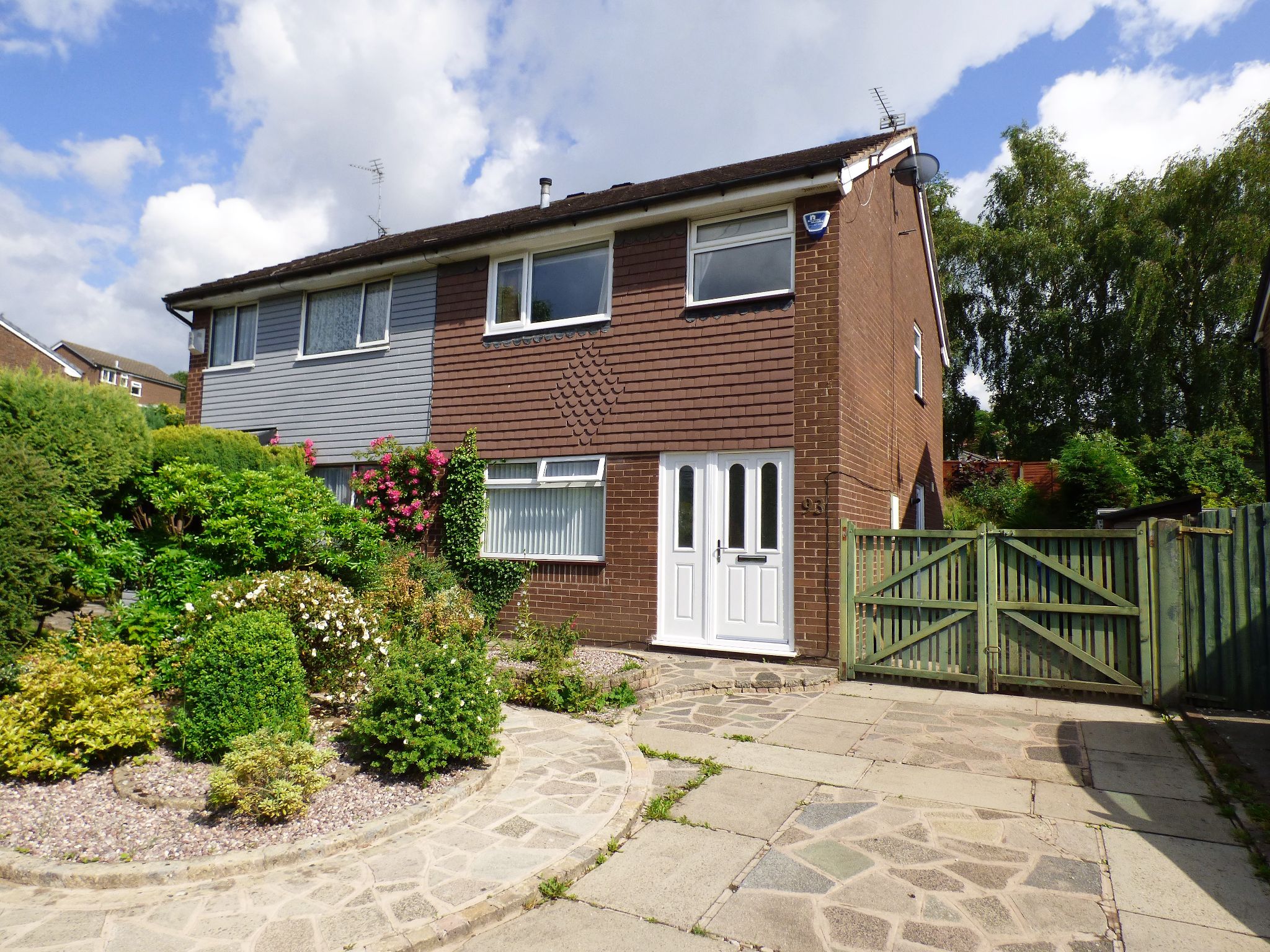 3 Bedroom Semidetached House For Sale in 93 Shearwater Road, Stockport