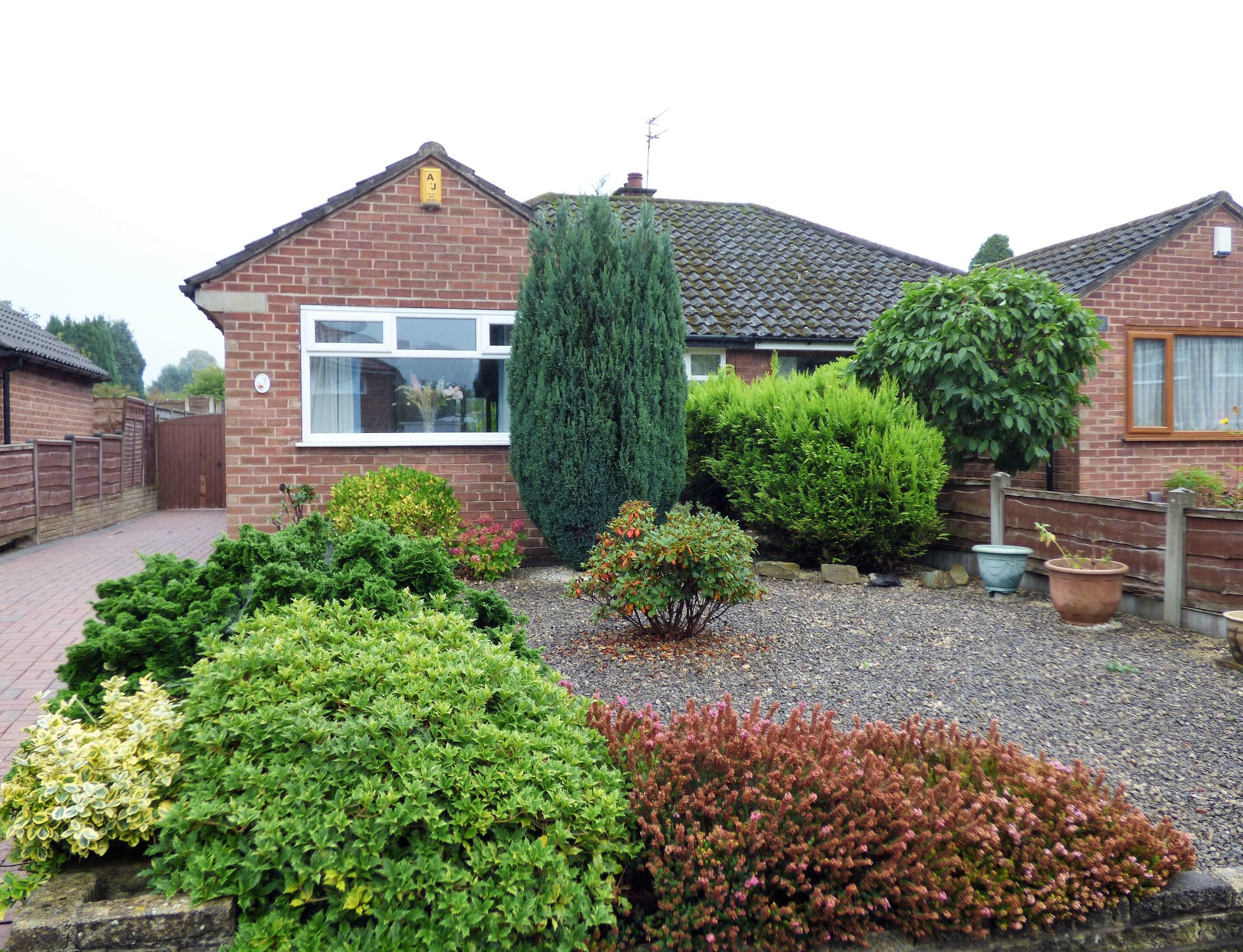 2 Bed Semi-detached Bungalow For Sale - Photograph 7