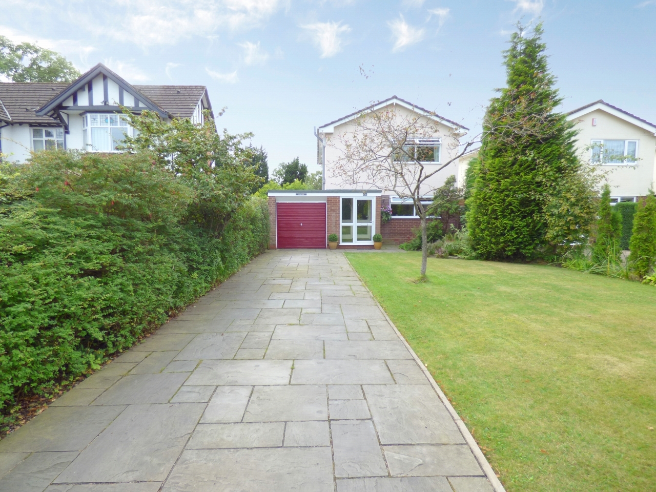 4 Bed Detached House For Sale - Main Image