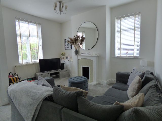 3 bedroom mid terraced house Let in Stockport - Photograph 1.