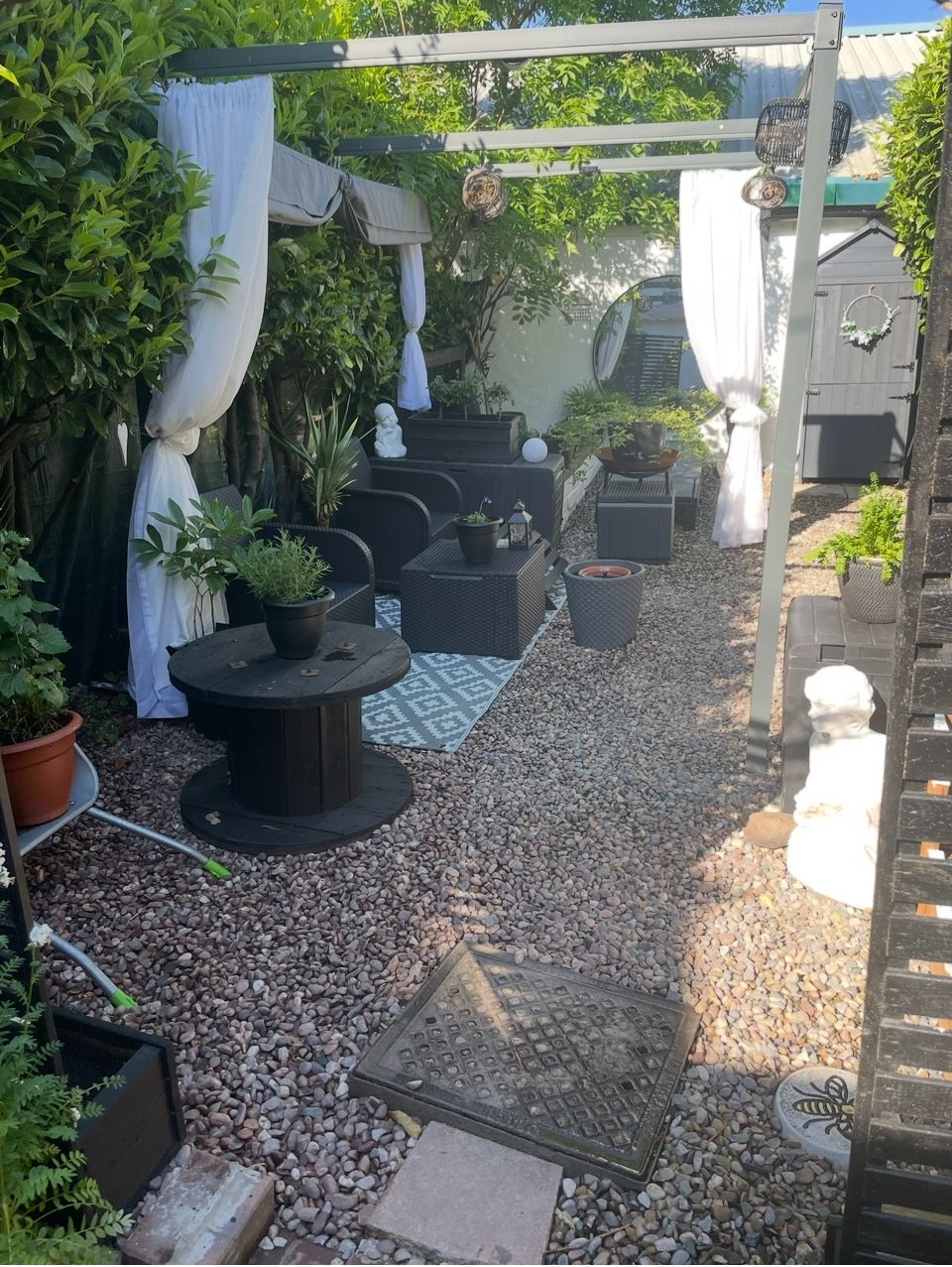 1 bedroom duplex flat/apartment To Let in Stockport - Photograph 8.