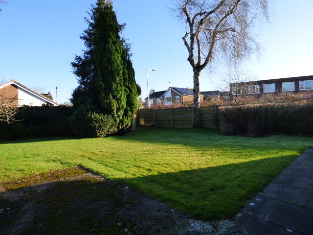 6 bedroom detached house To Let in Stockport - Property photograph.