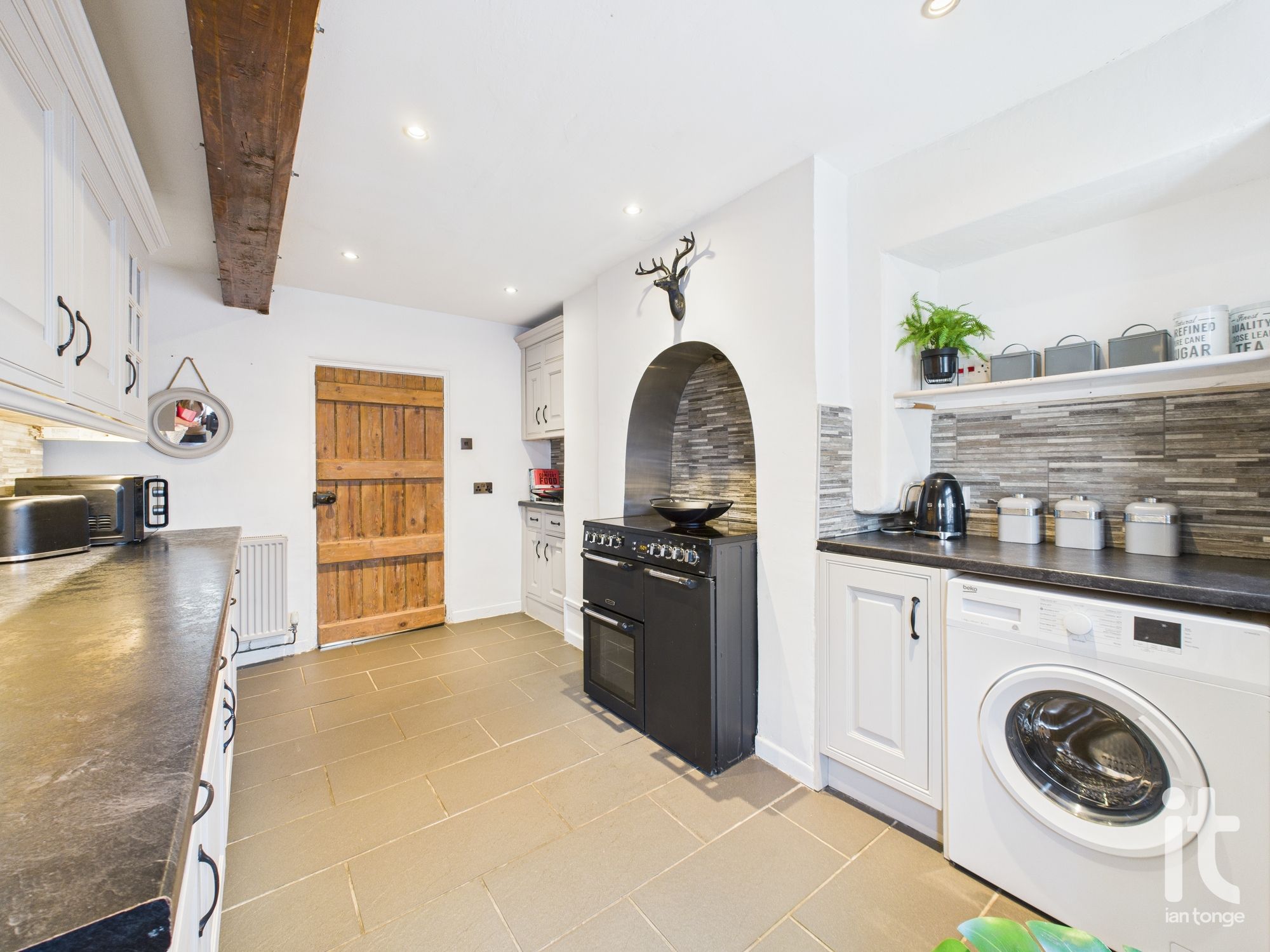 2 bedroom mid terraced house For Sale in Stockport - Photograph 7.