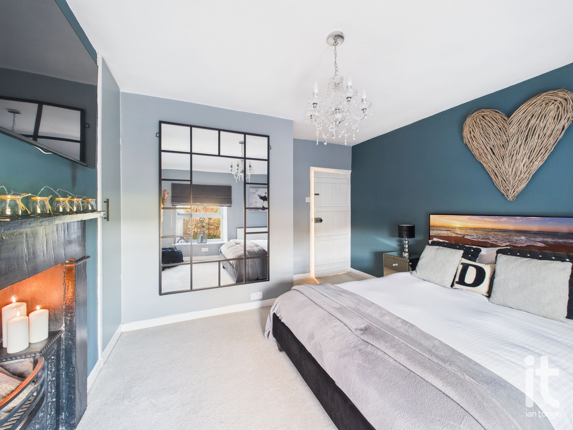 2 bedroom mid terraced house For Sale in Stockport - Photograph 11.