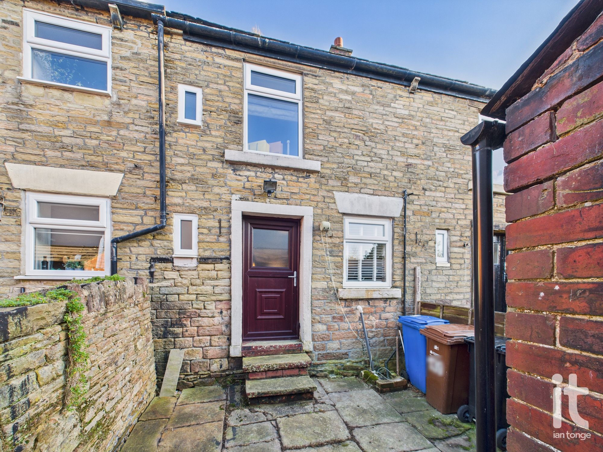 2 bedroom mid terraced house For Sale in Stockport - Photograph 17.