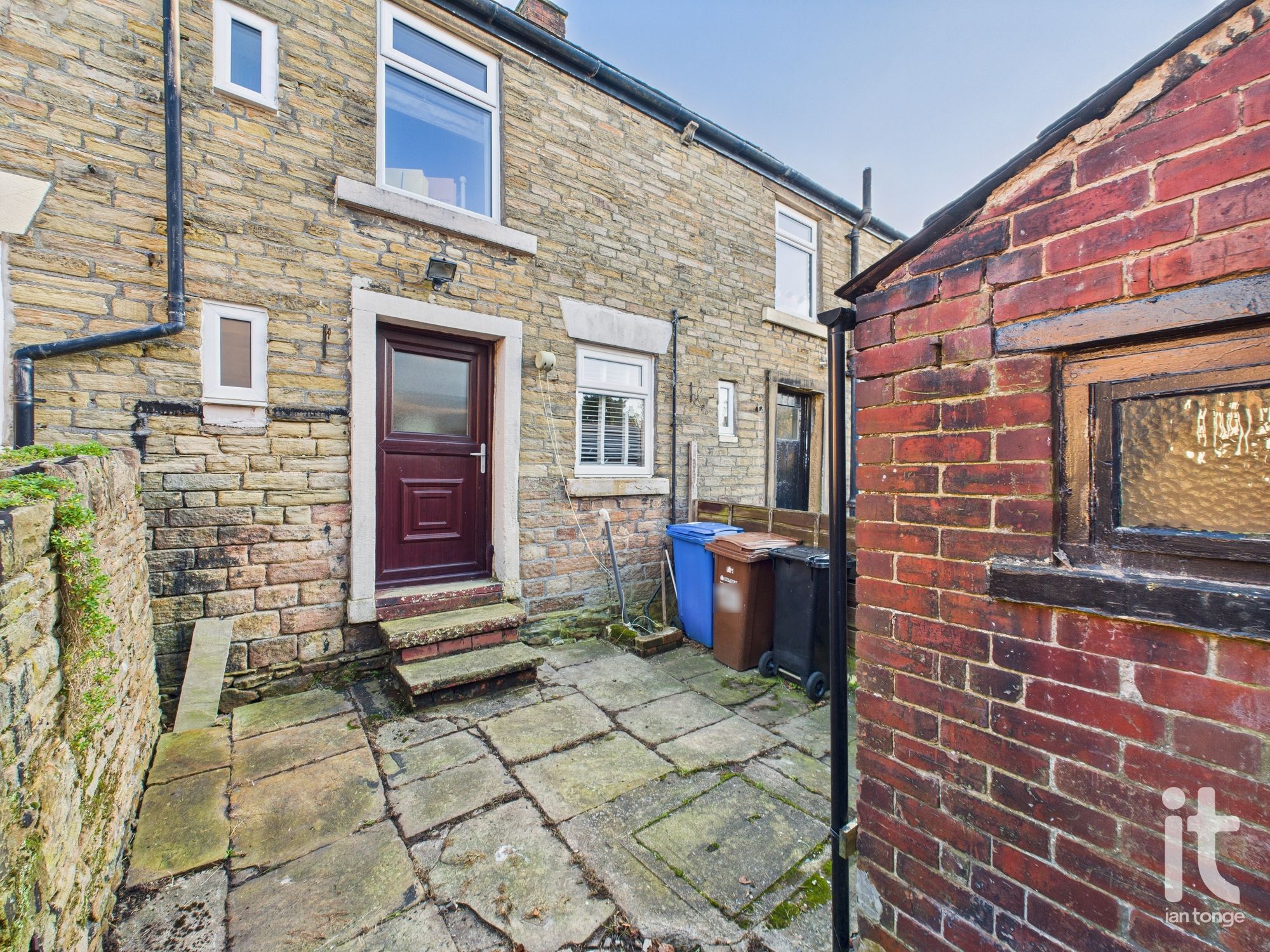2 bedroom mid terraced house For Sale in Stockport - Photograph 20.