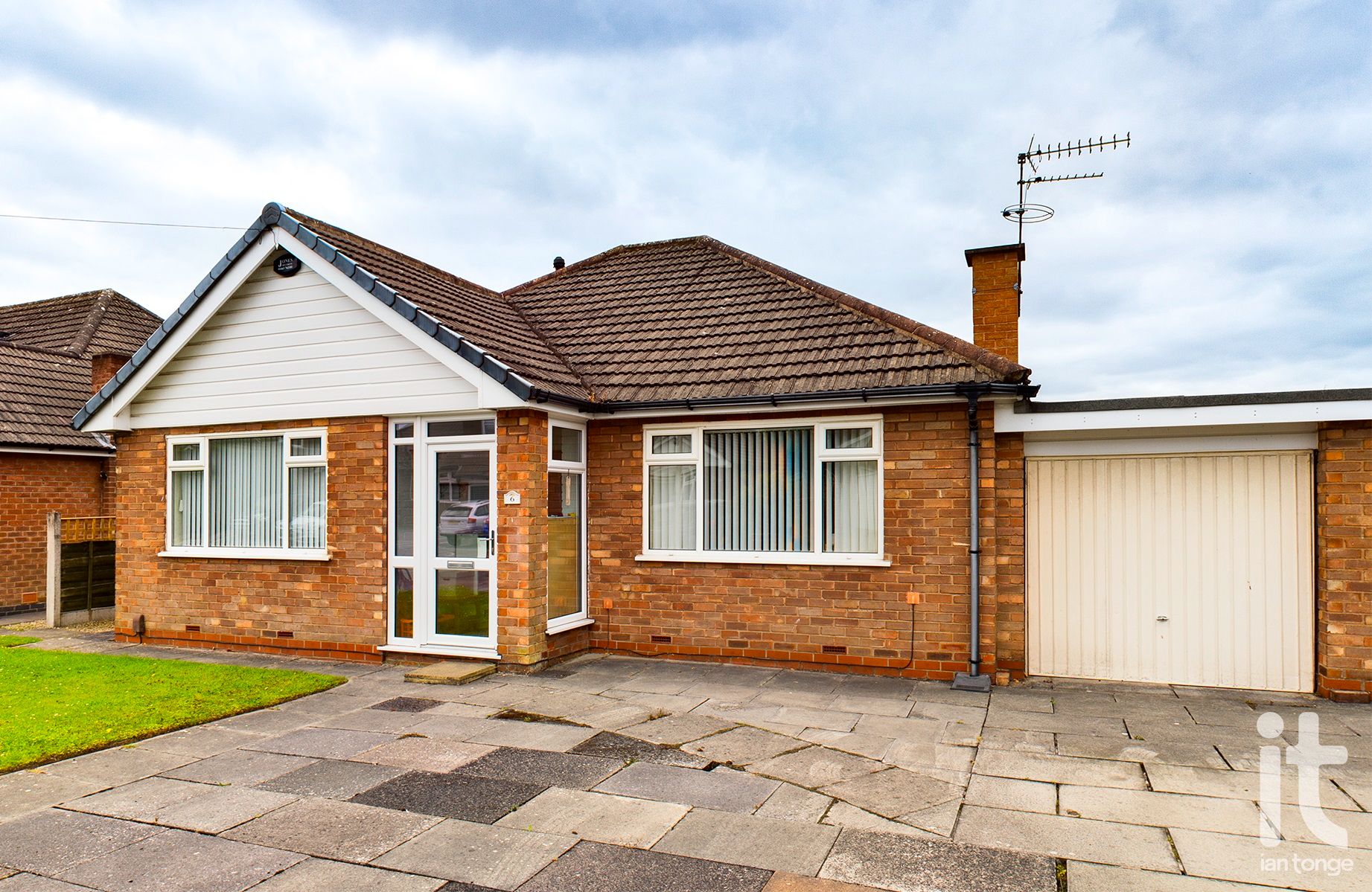 3 Bed Detached Bungalow For Sale - Front Elevation