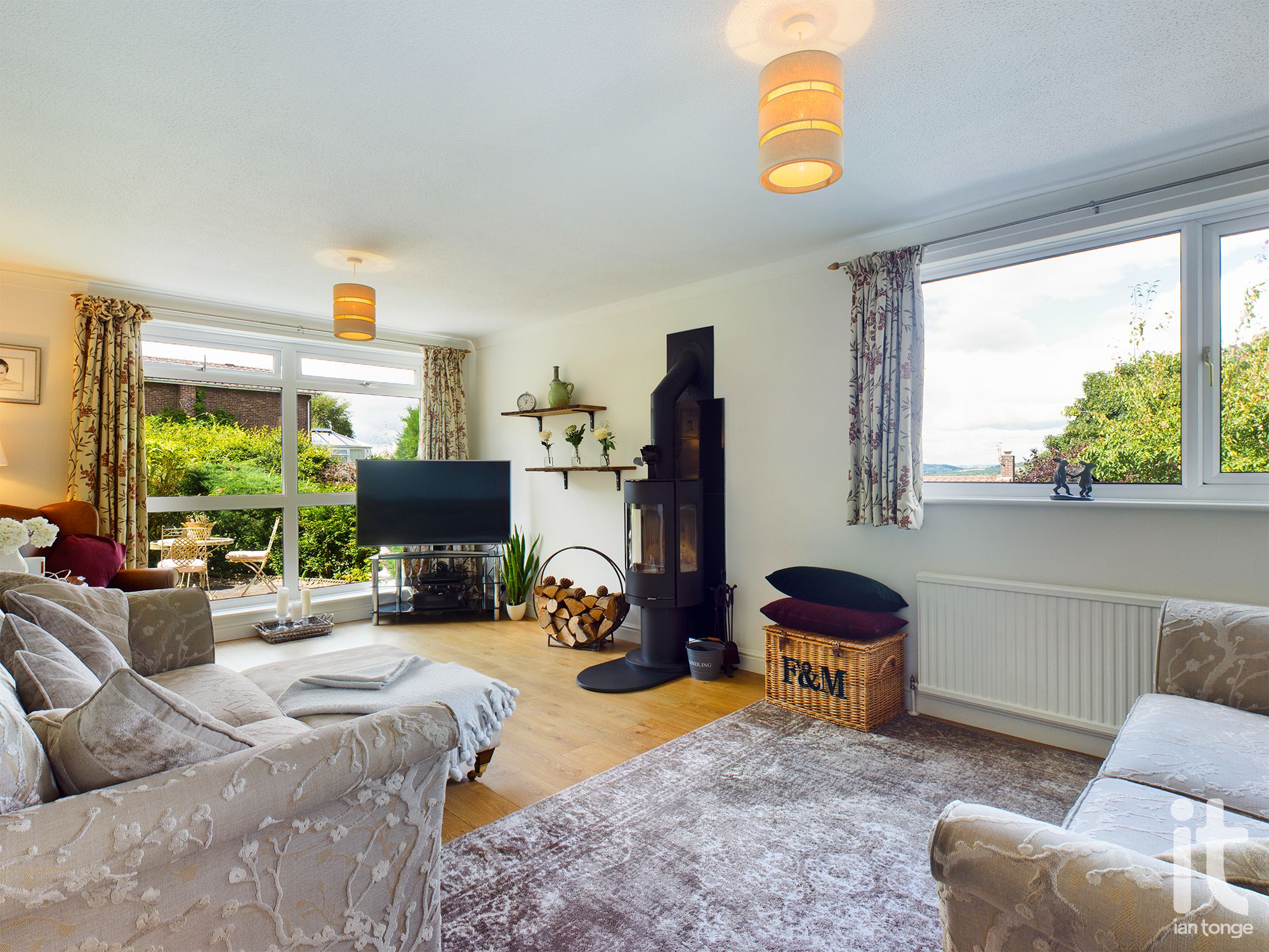 4 Bed Detached House For Sale - Living Room