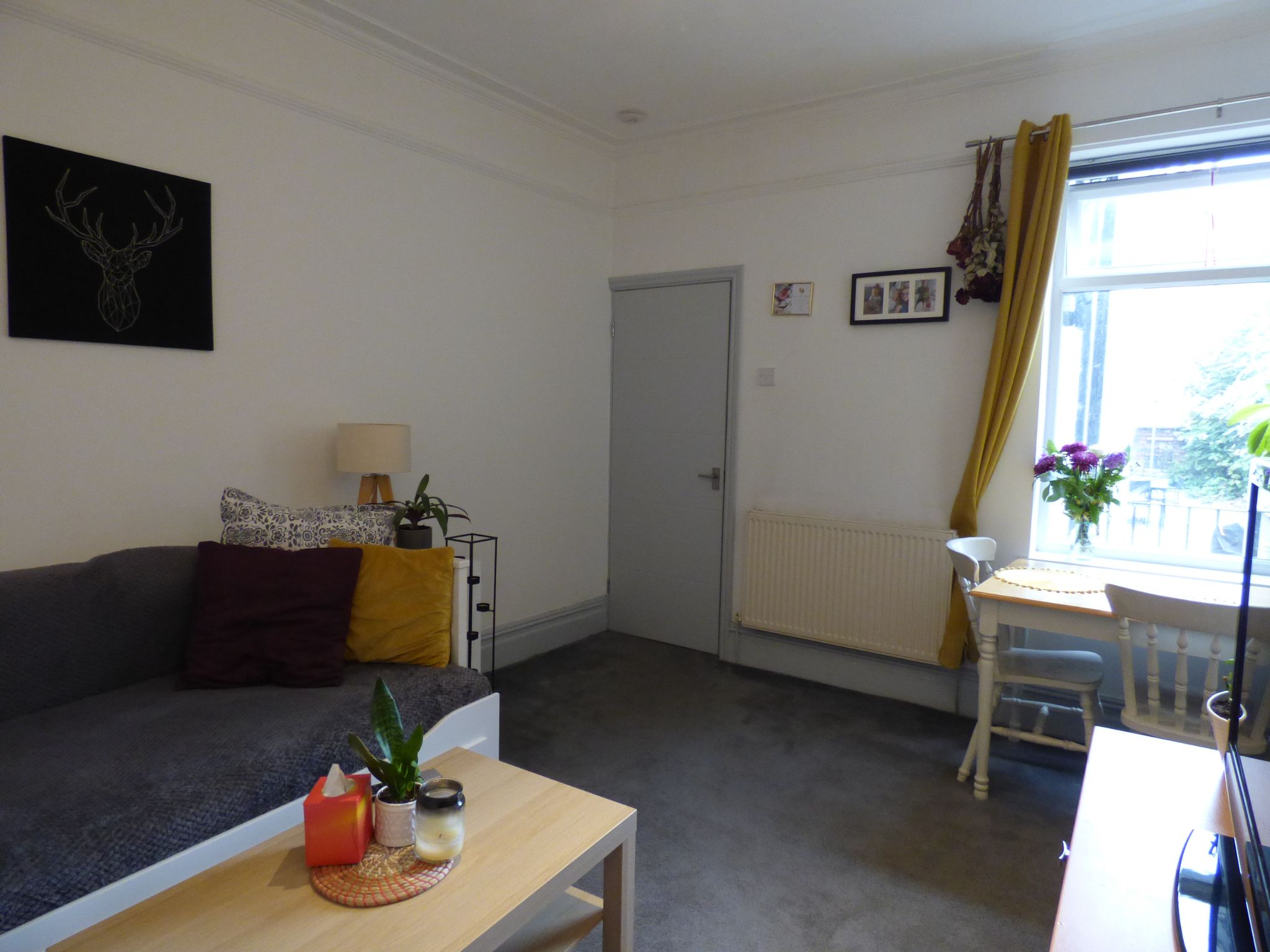1 bedroom ground floor flat/apartment To Let in Stockport - Photograph 5.