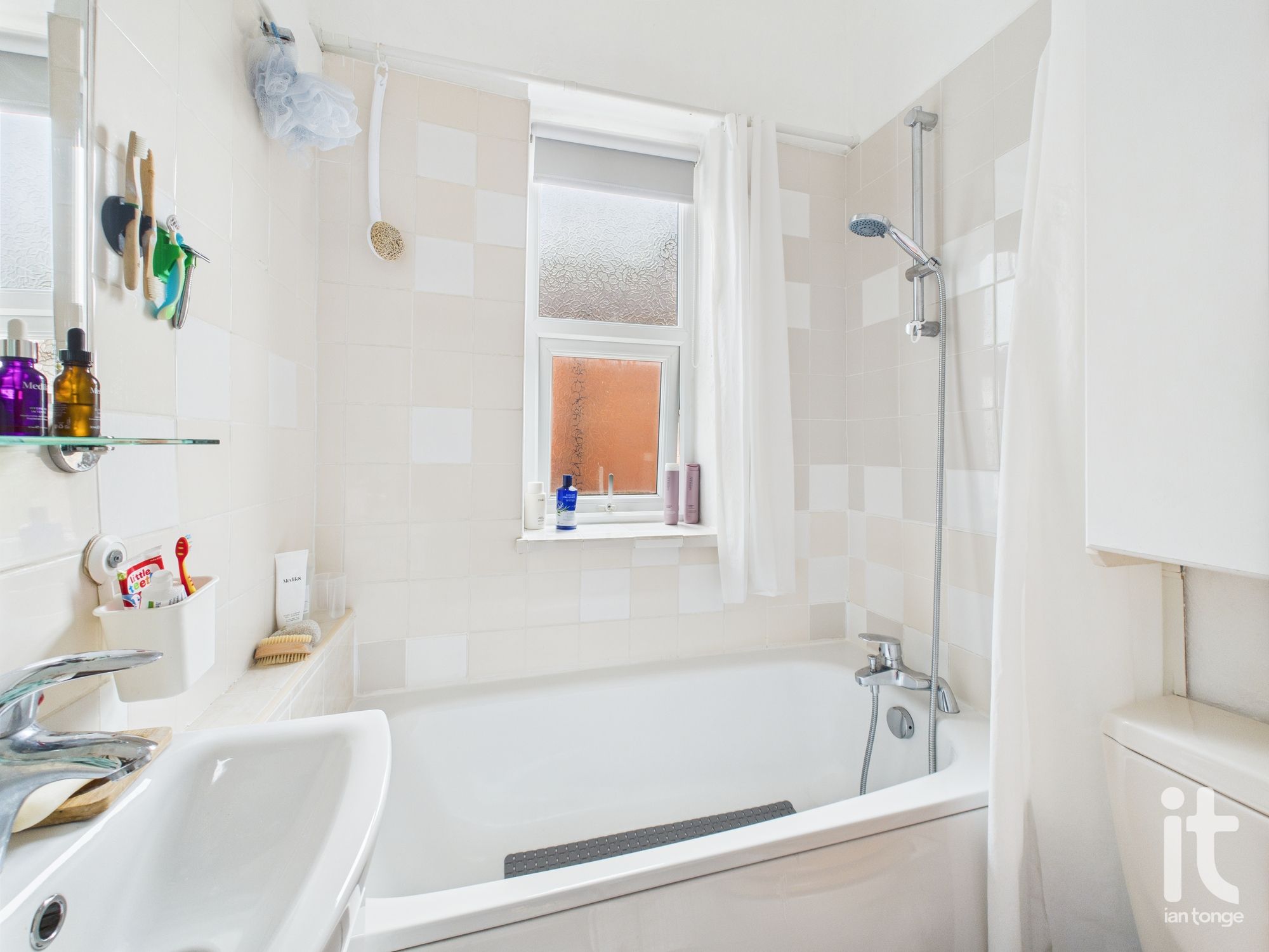 3 bedroom semi-detached house For Sale in Stockport - Photograph 13.