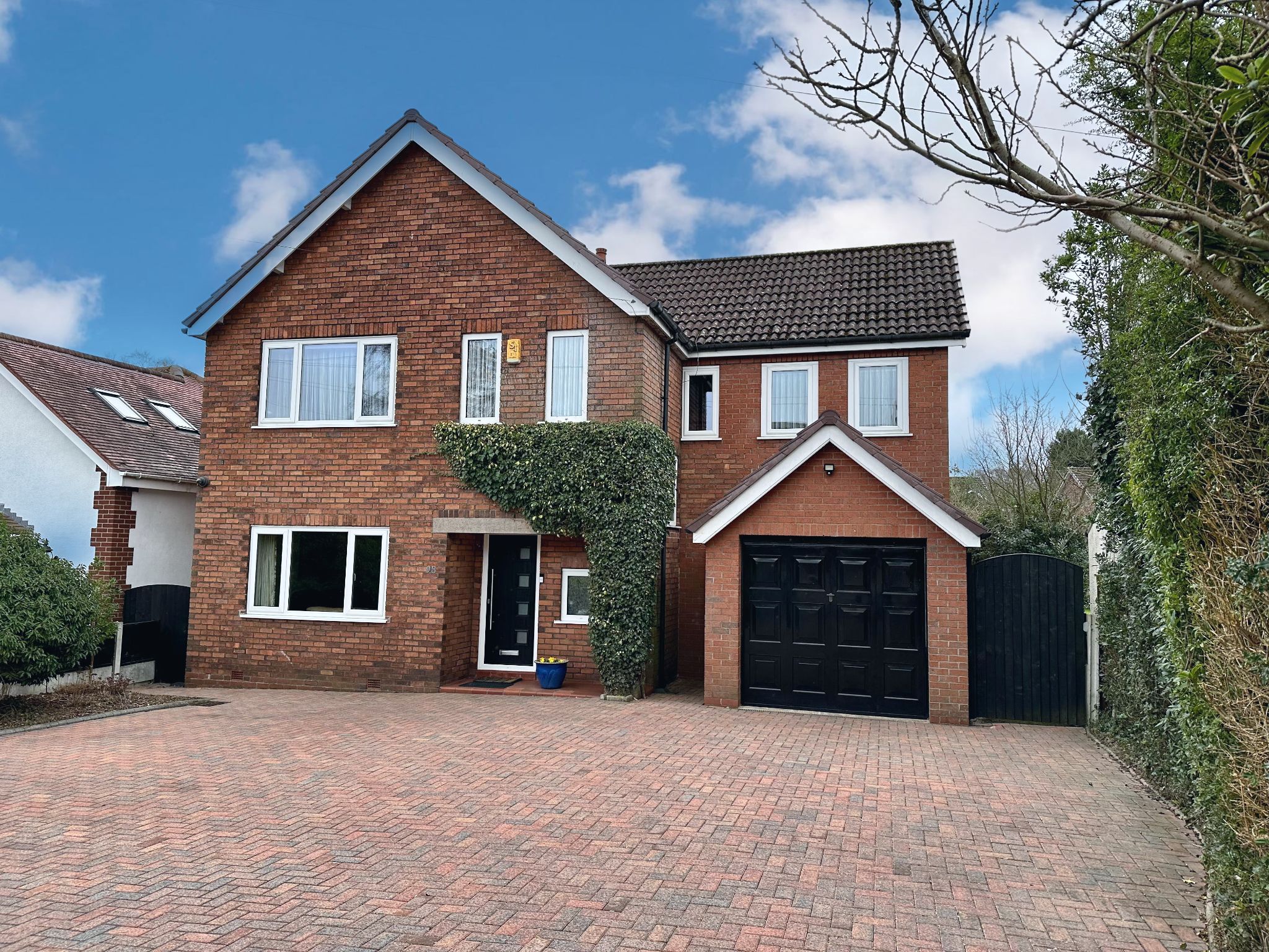 Properties for sale, or to let, page 1 Ian Tonge