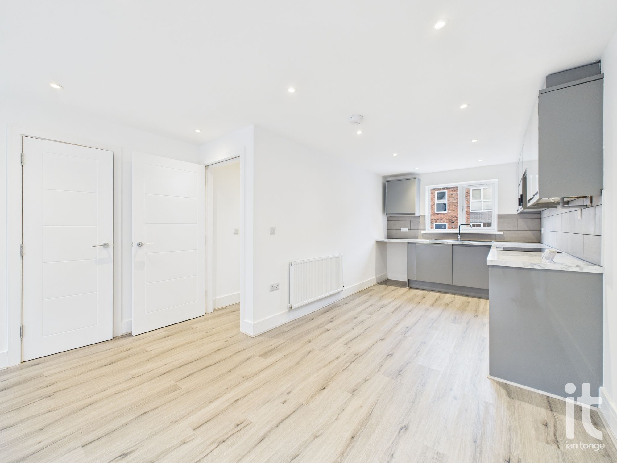 3 bedroom mews house To Let in Stockport - Photograph 13.