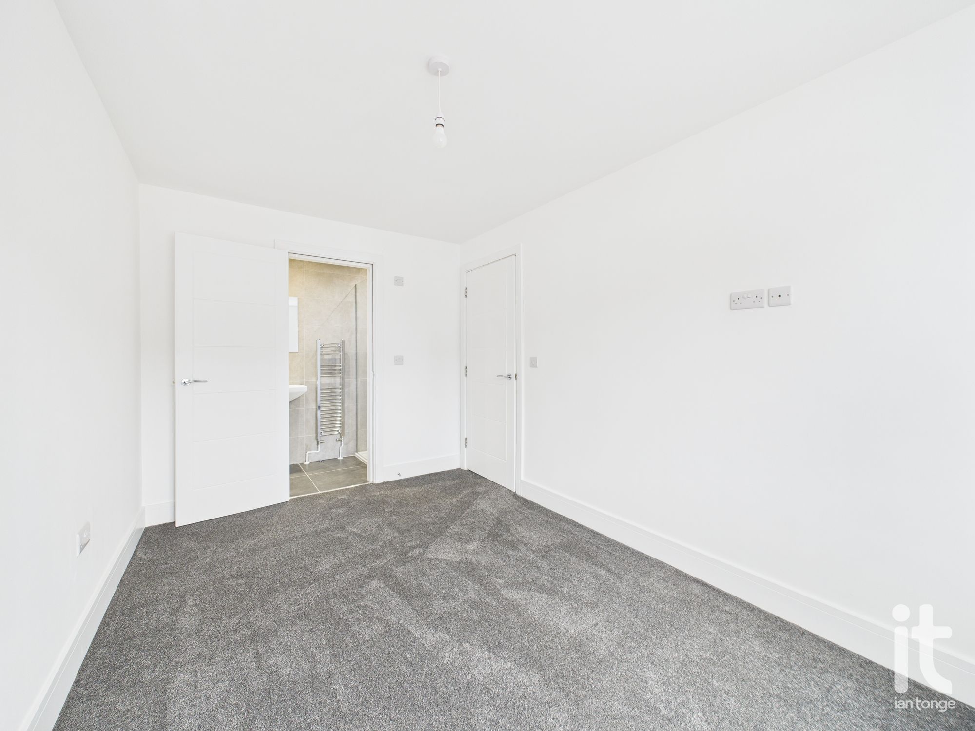 3 bedroom mews house To Let in Stockport - Photograph 22.