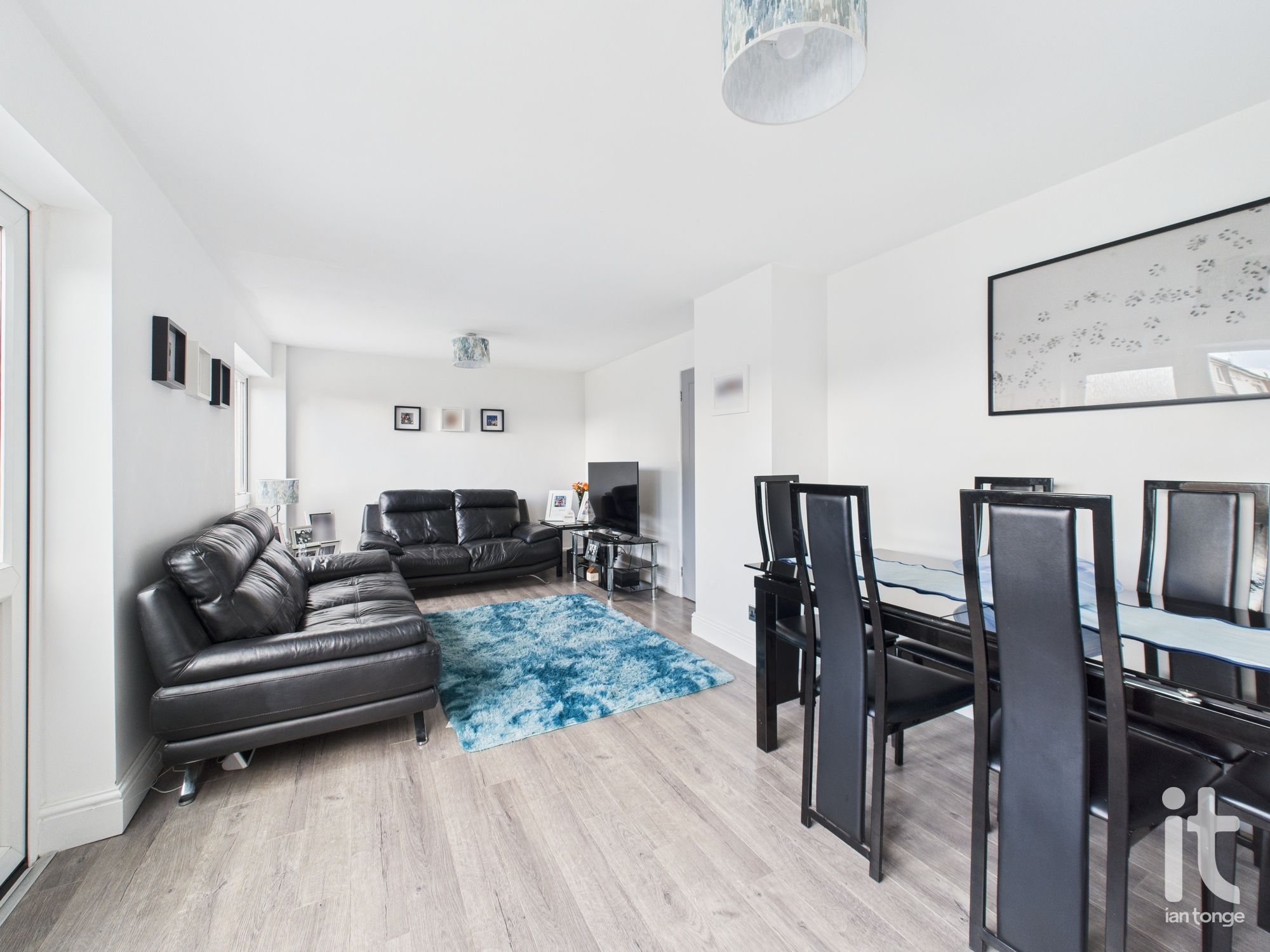 3 bedroom mews house For Sale in Stockport - Photograph 11.