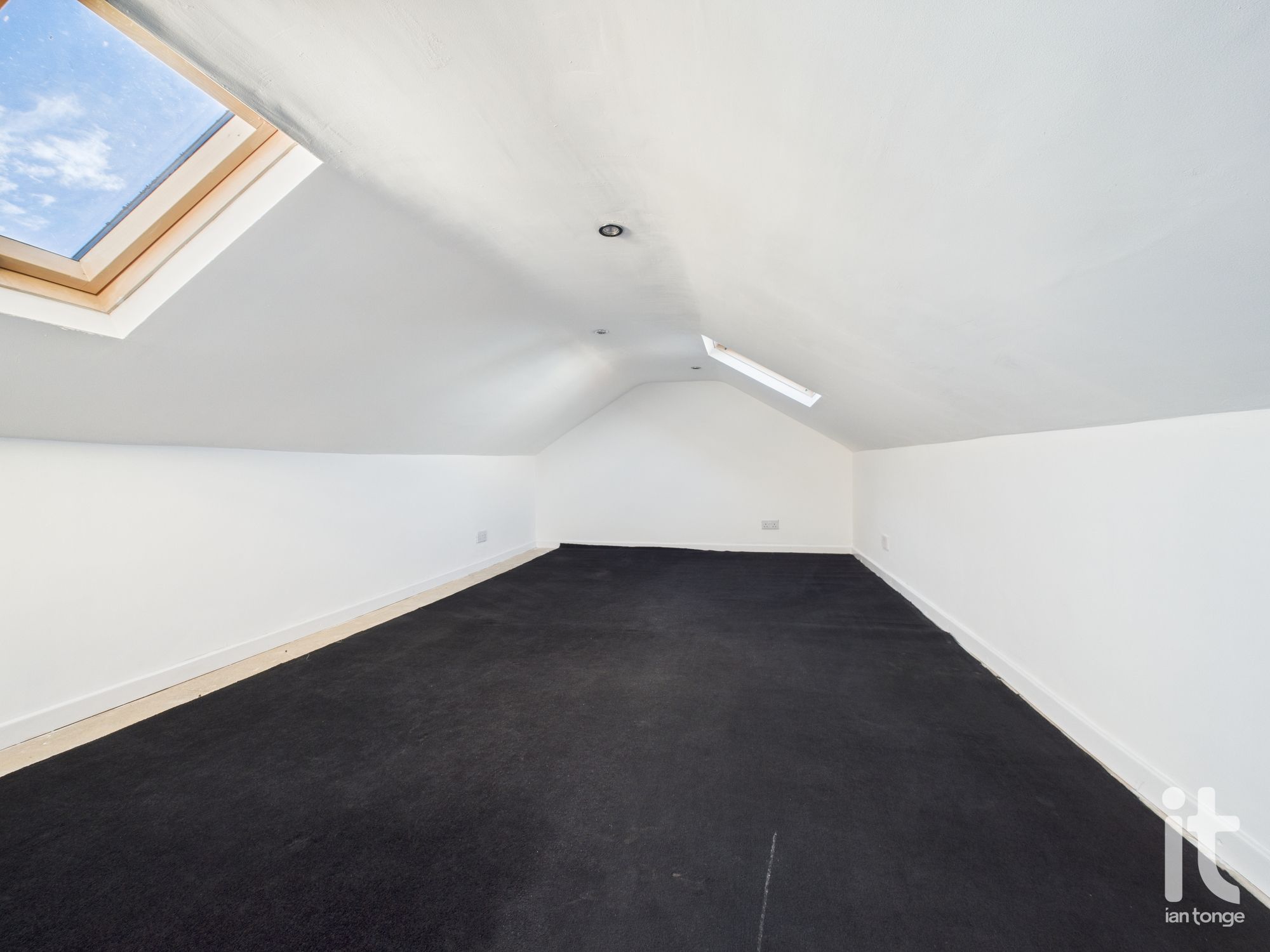 3 bedroom mews house For Sale in Stockport - Photograph 19.