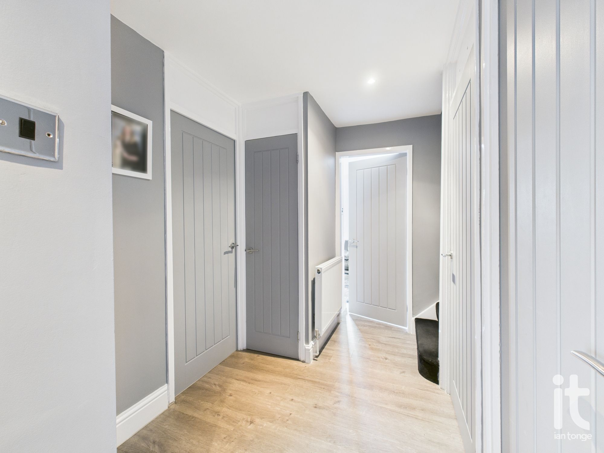 3 bedroom mews house For Sale in Stockport - Photograph 5.
