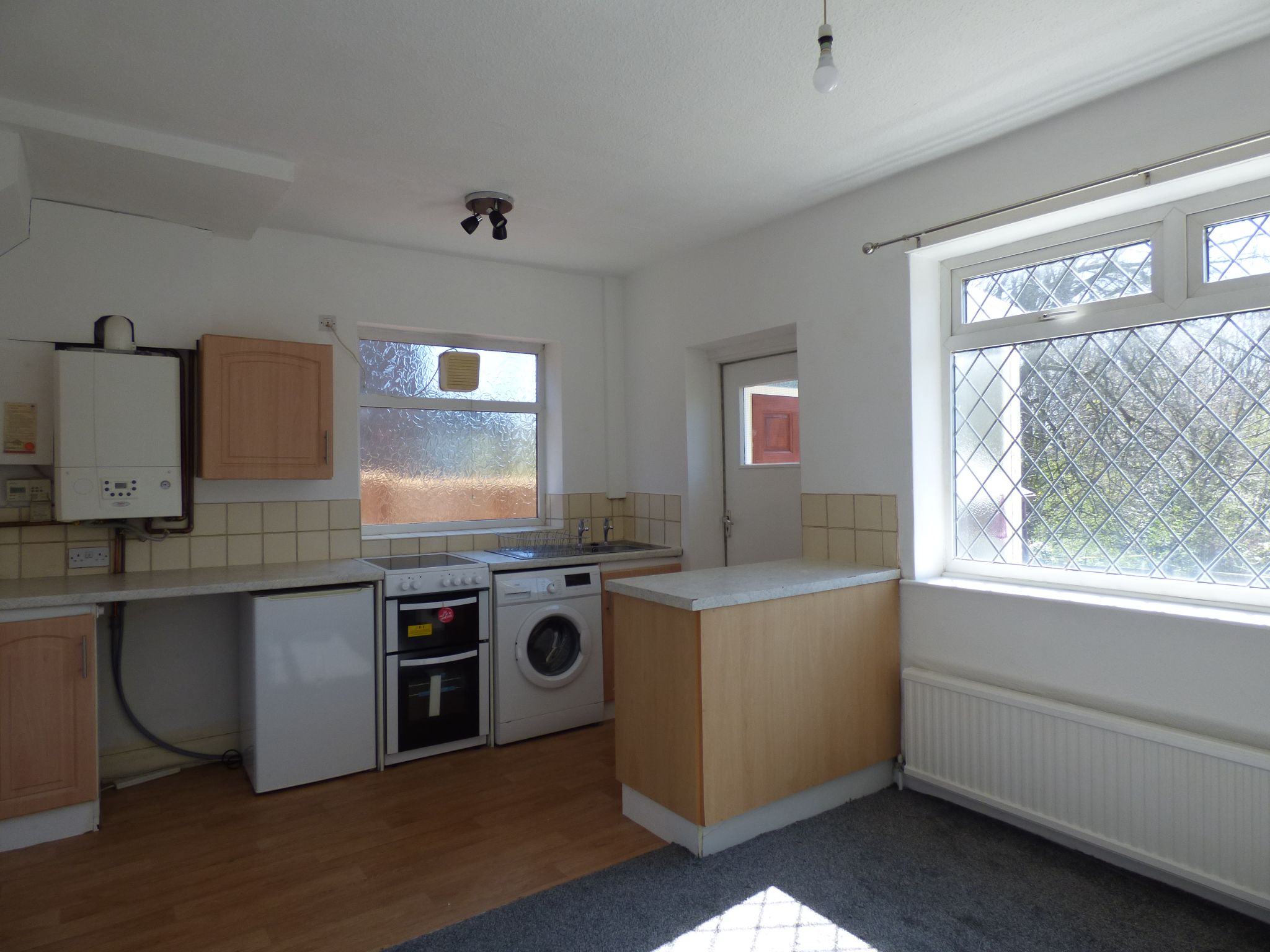 2 bedroom semi-detached house To Let in Stockport - Photograph 3.