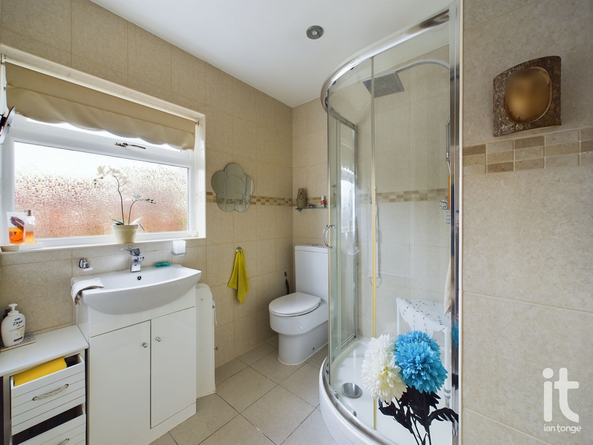 3 bedroom mews house Sold in Stockport - Photograph 14.