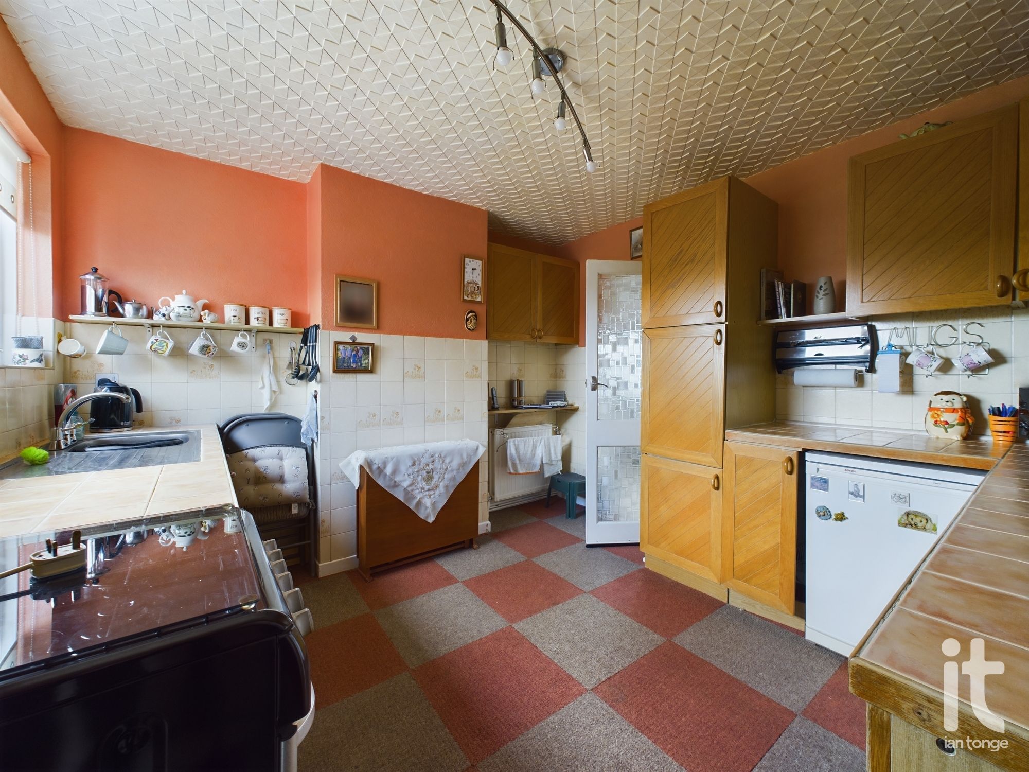 3 bedroom mews house Sold in Stockport - Photograph 6.