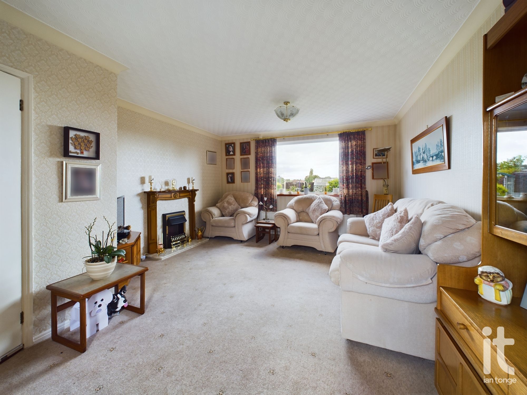 3 bedroom mews house Sold in Stockport - Photograph 1.