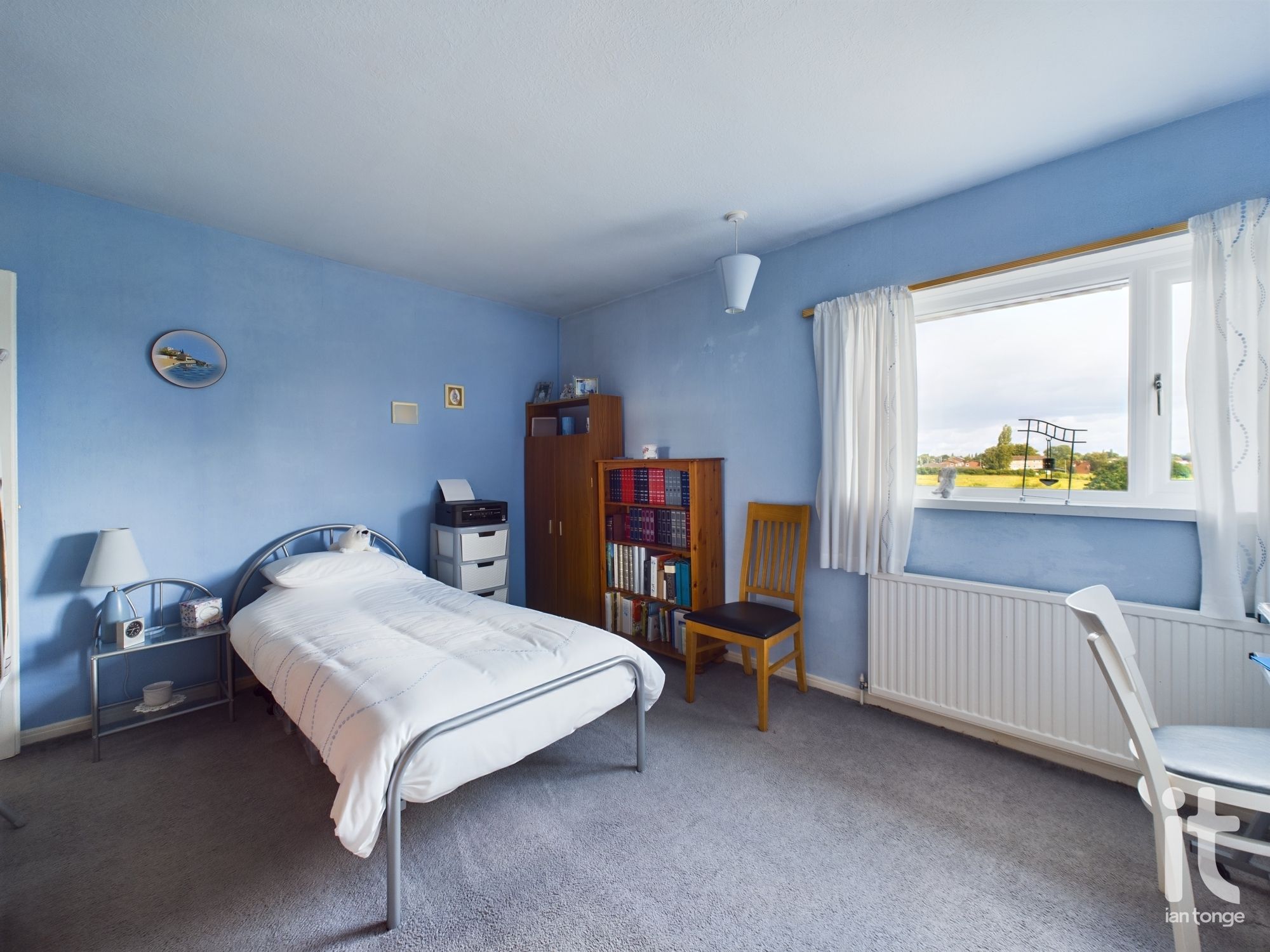3 bedroom mews house Sold in Stockport - Photograph 12.