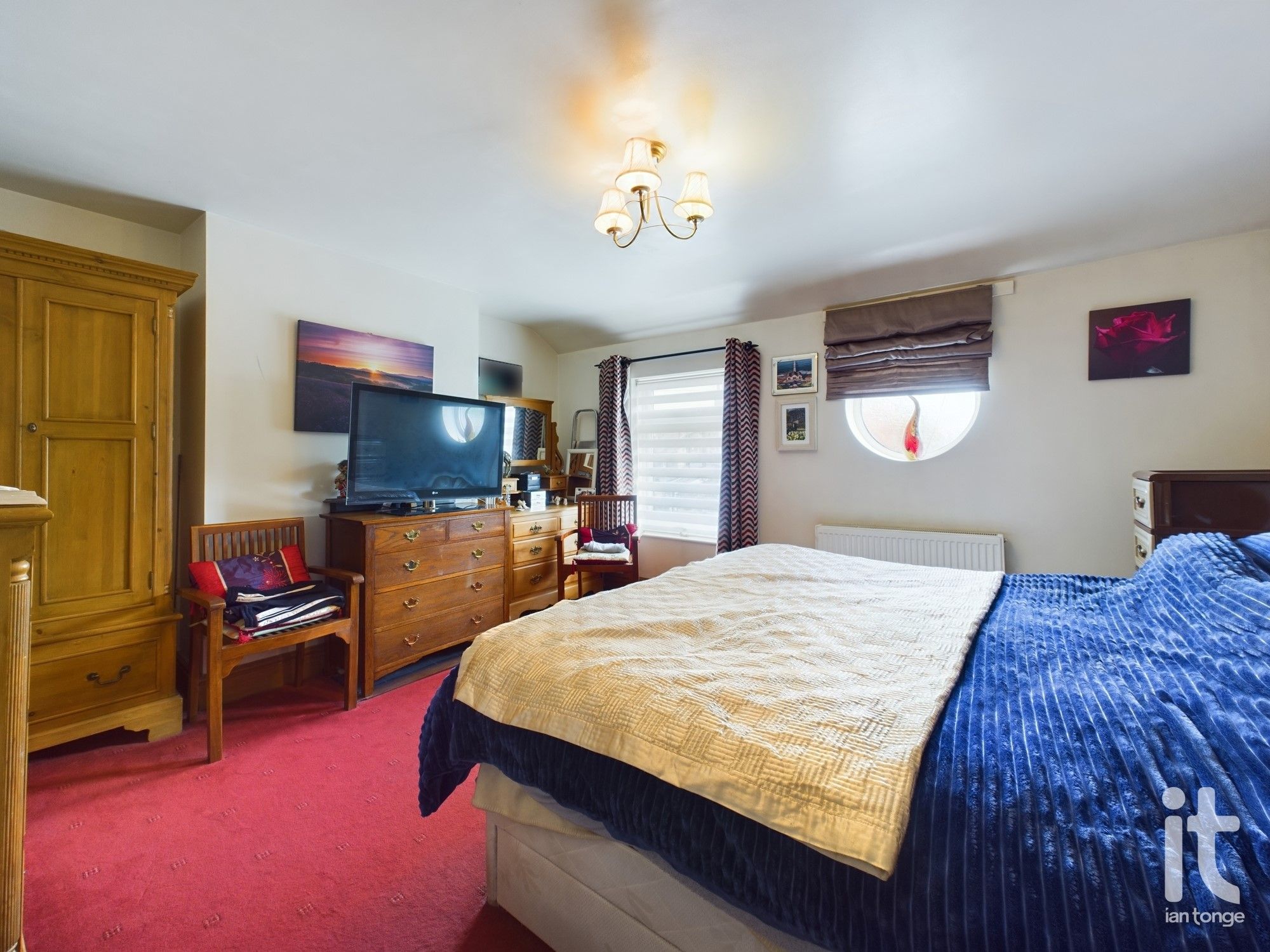 2 bedroom mid terraced house To Let in Stockport - Photograph 10.
