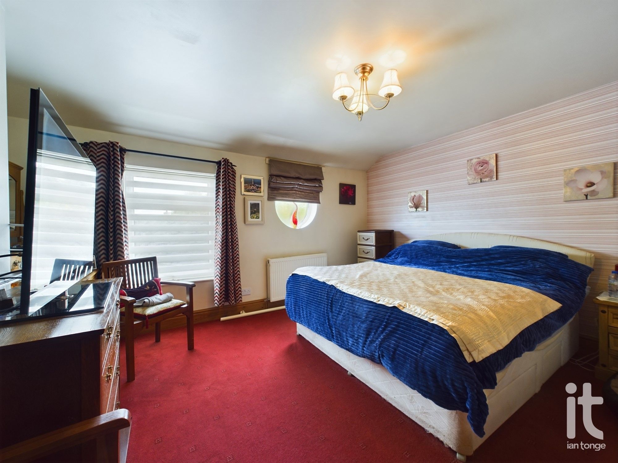 2 bedroom mid terraced house To Let in Stockport - Photograph 11.