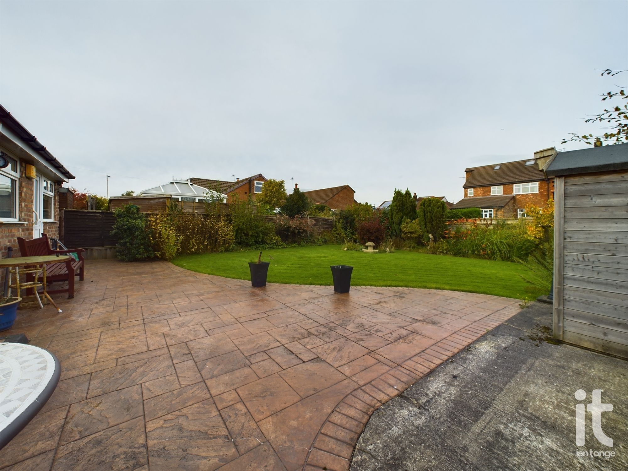 2 bedroom detached bungalow SSTC in Stockport - Photograph 16.