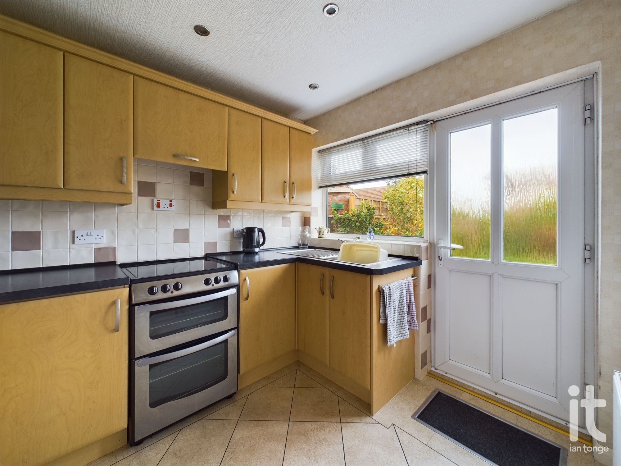 2 bedroom detached bungalow Sold in Stockport - Photograph 8.