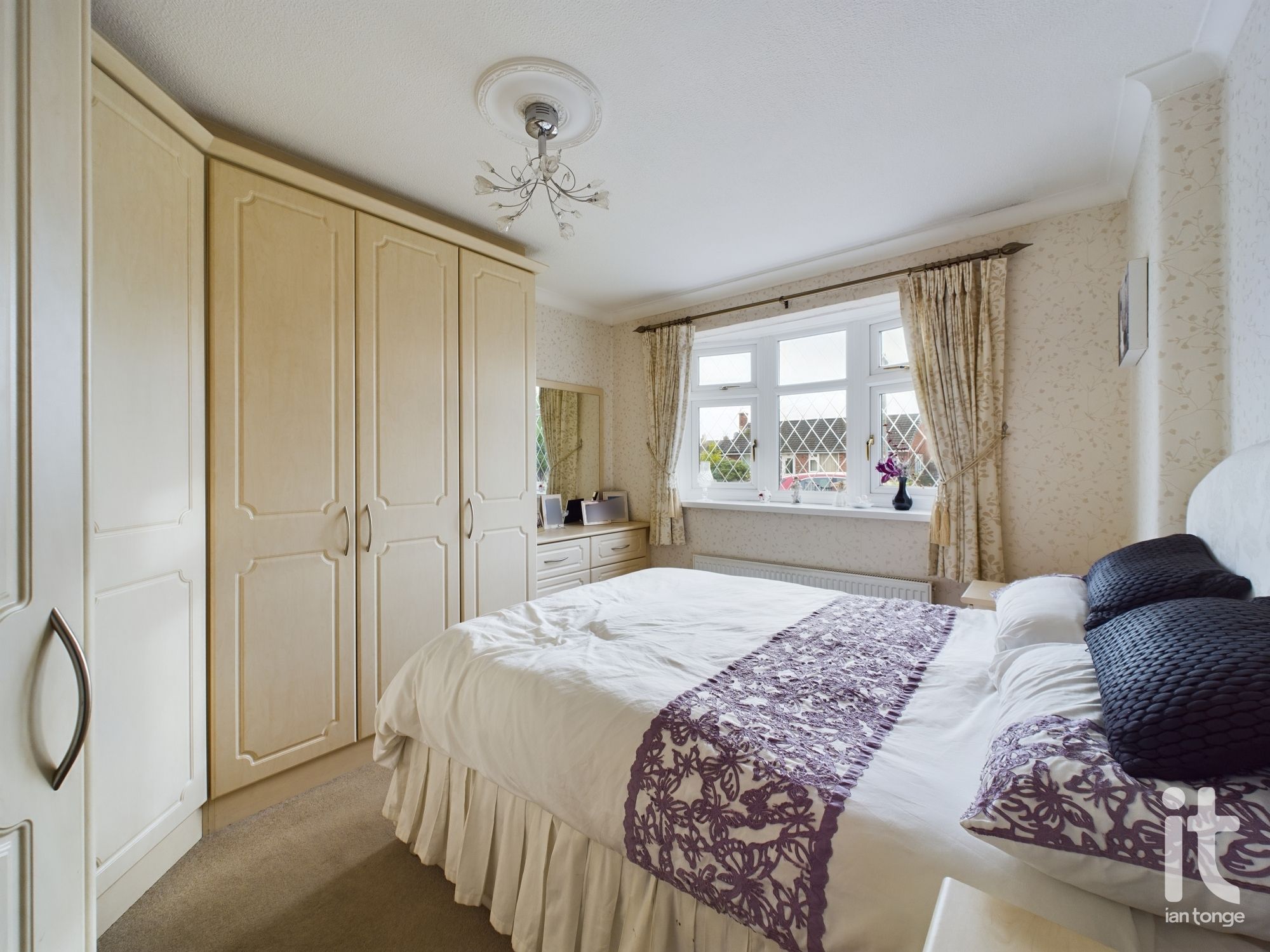 2 bedroom detached bungalow Sold in Stockport - Photograph 10.