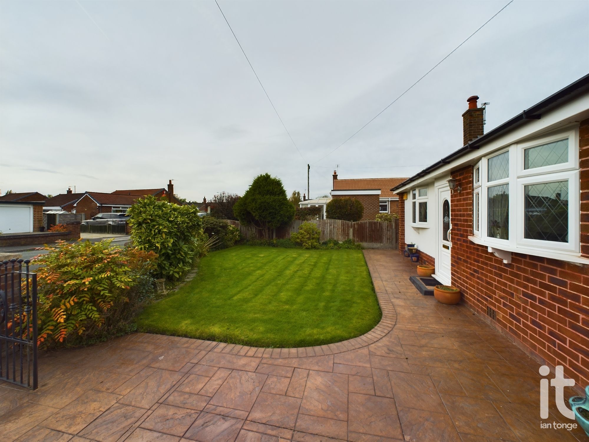 2 bedroom detached bungalow SSTC in Stockport - Photograph 13.