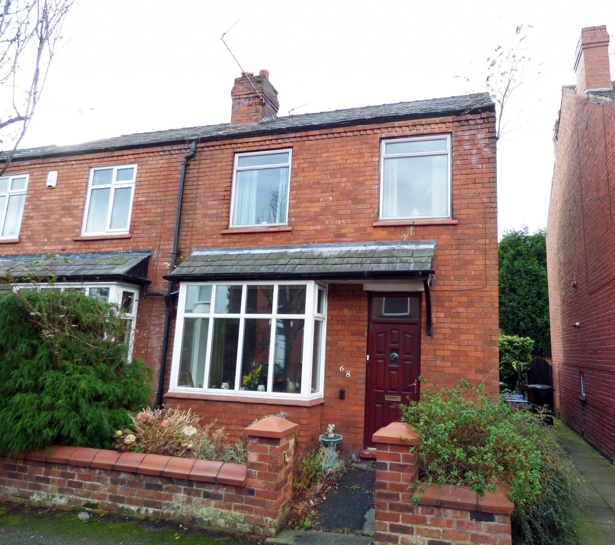3 Bed Semi-detached House For Sale - Photograph 1